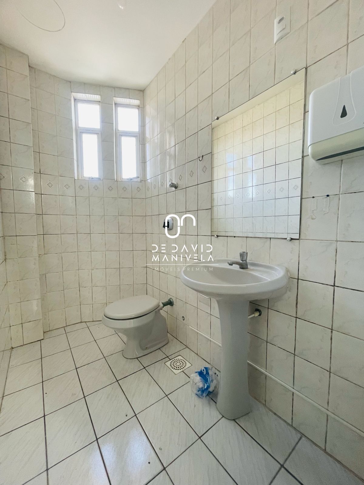 Sala comercial para locação, em frente ao condomínio bauhaus
