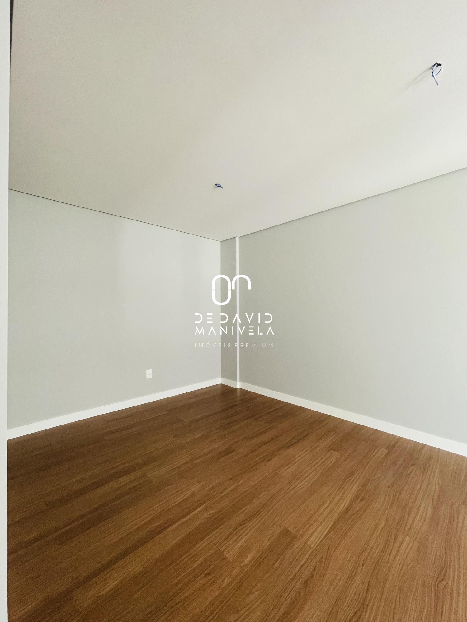 Apartamento 03 suítes e 02 vagas de garagem bairro medianeir