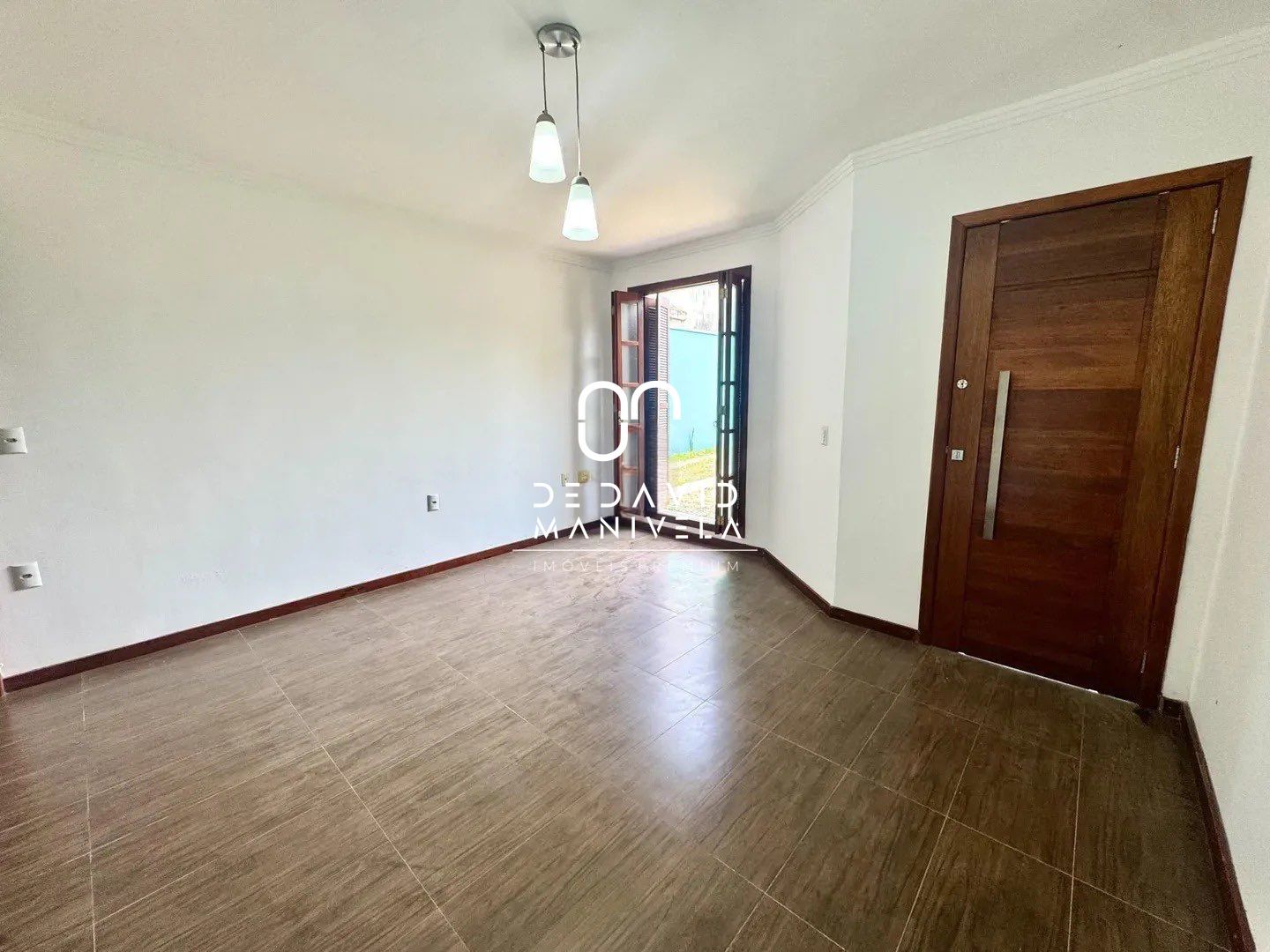 Casa com 4 Dormitórios para alugar, 125 m² por R$ 3.100,00 Casa com 4 Dormitórios para alugar, 125 m² por R$ 3.100,00