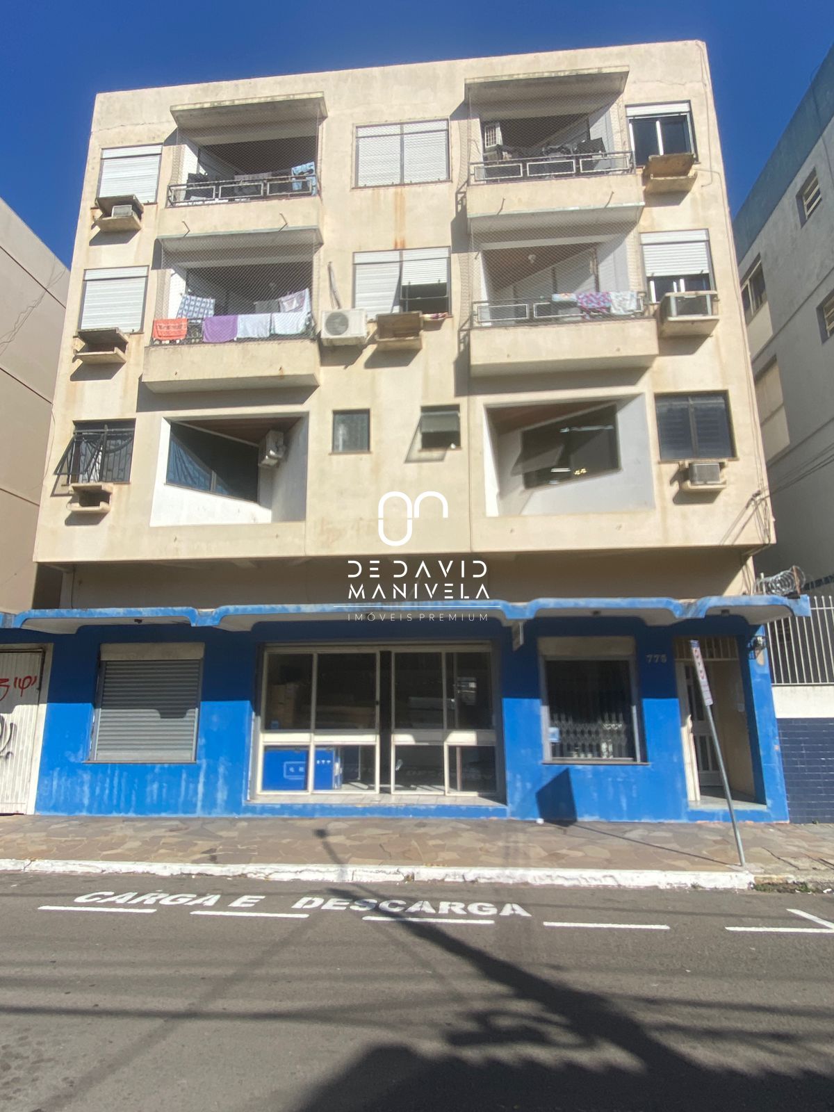 Sala comercial desocupada, próxima ao centro
