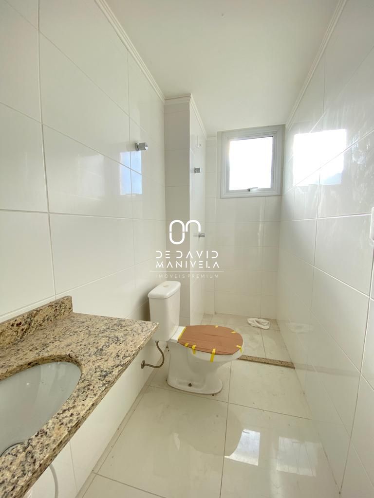 Cobertura duplex ótima localização, próxima a av. Presidente