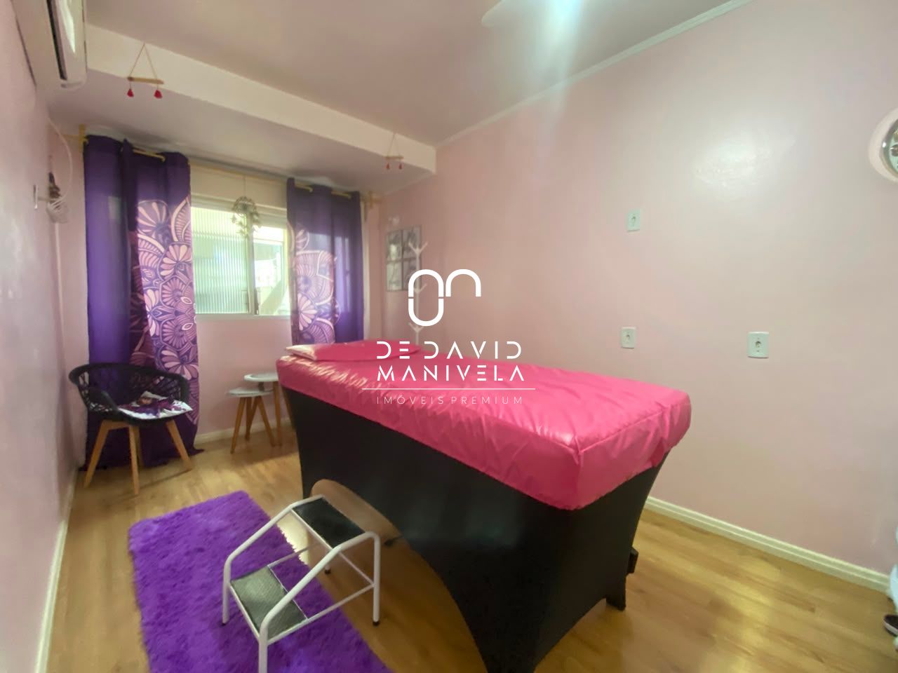 Apartamento com 4 dormitórios no bairro centro