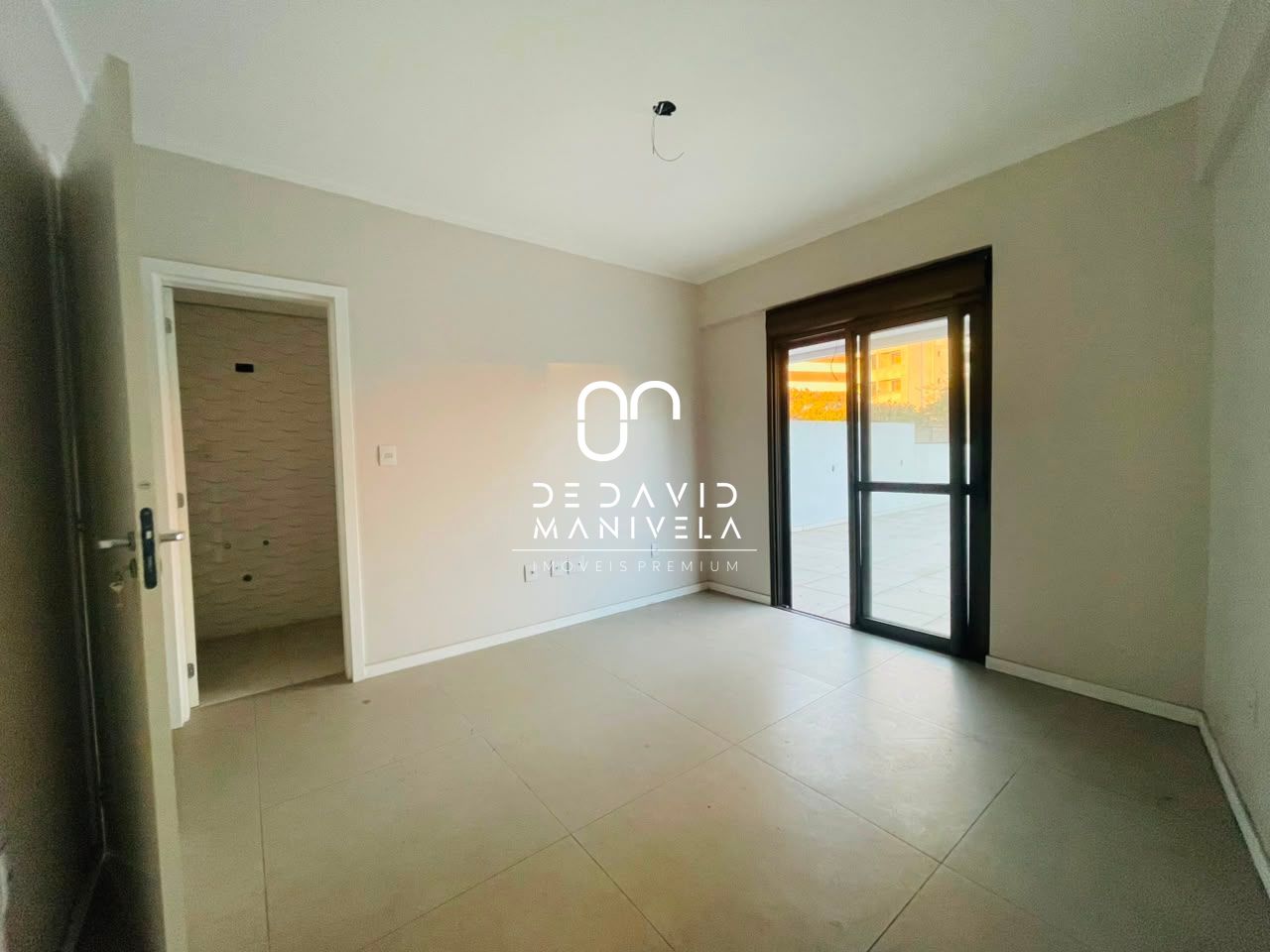 Apartamento 02 dormitórios, com dois terraços, bairro nª srª