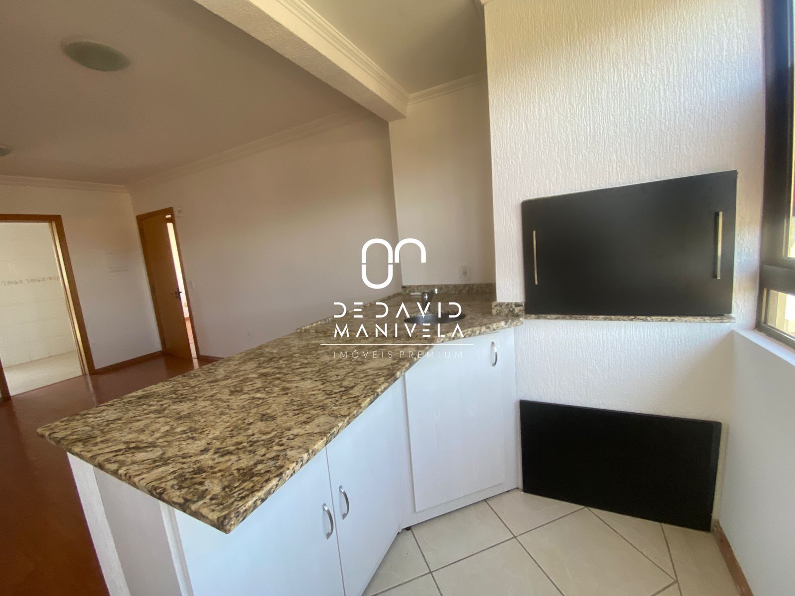 Apartamento no bairro centro com 2 dormitórios mais vaga de 