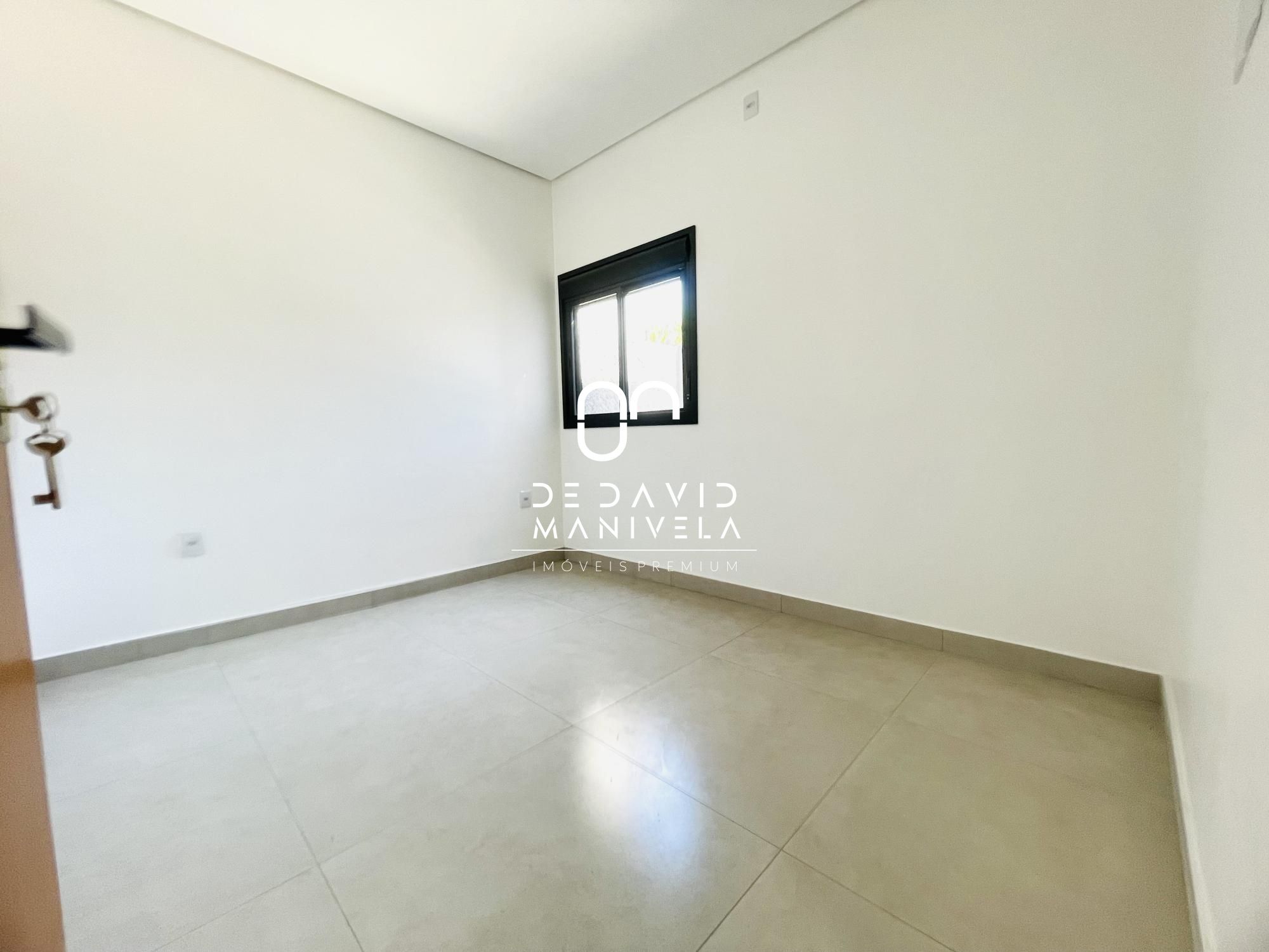 Casa Residencial de 3 dorm. com Piscina e Churrasqueira no Res. Alberto Schons,