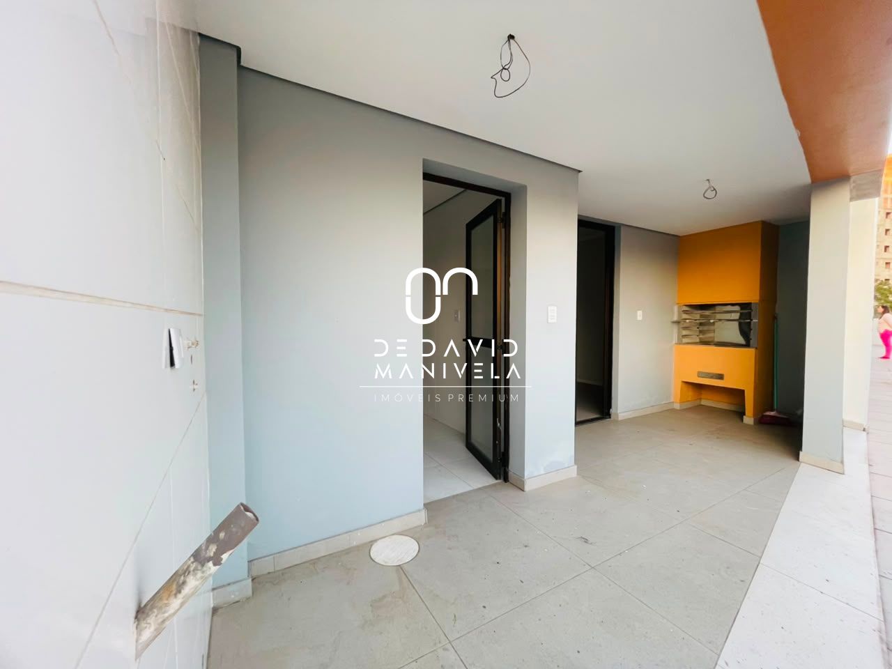 Apartamento 02 dormitórios, com dois terraços, bairro nª srª