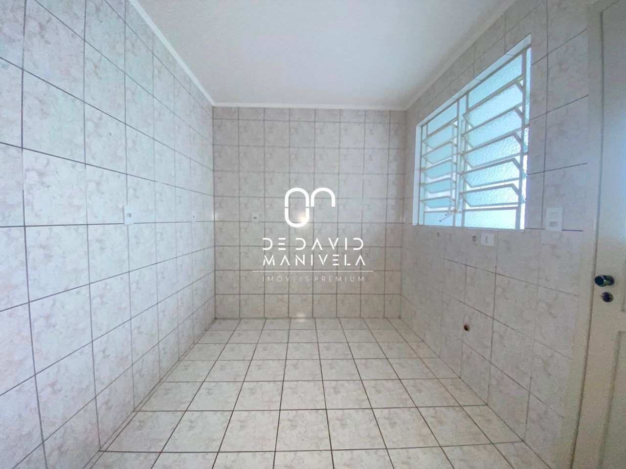 Apartamento com 2 dormitórios e 1 vaga de garagem no bairro 