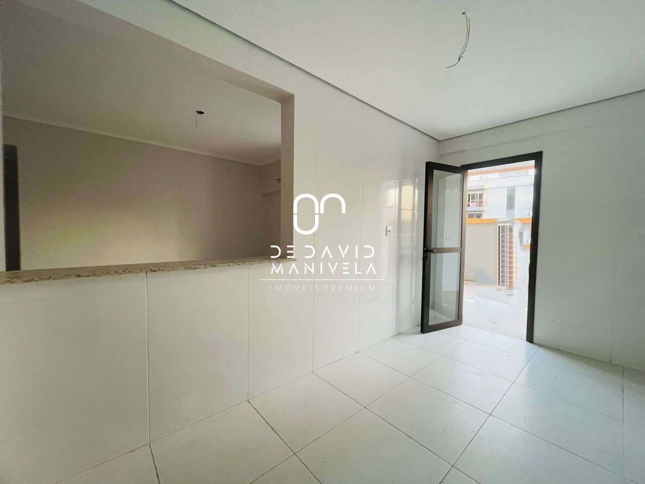 Apartamento 02 dormitórios, com dois terraços, bairro nª srª