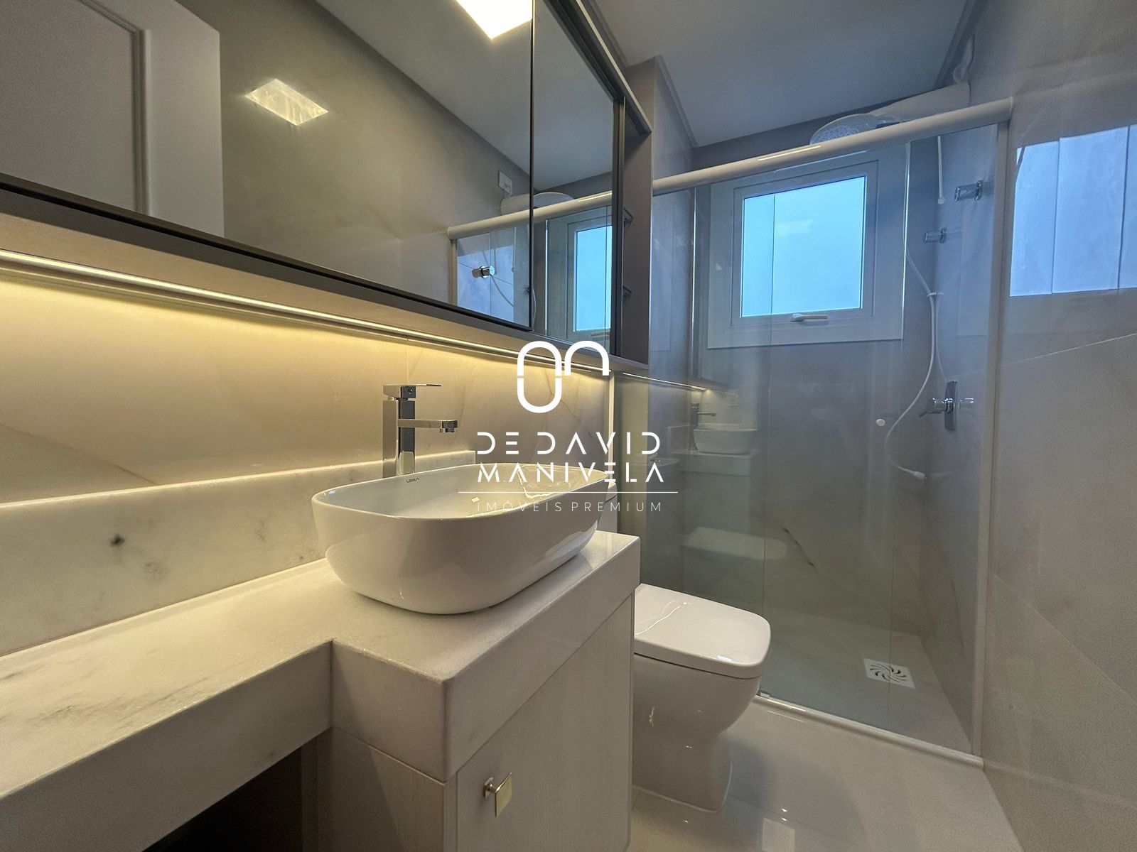 Apartamento a venda em capão da canoa. 03 dormitorios a pouc