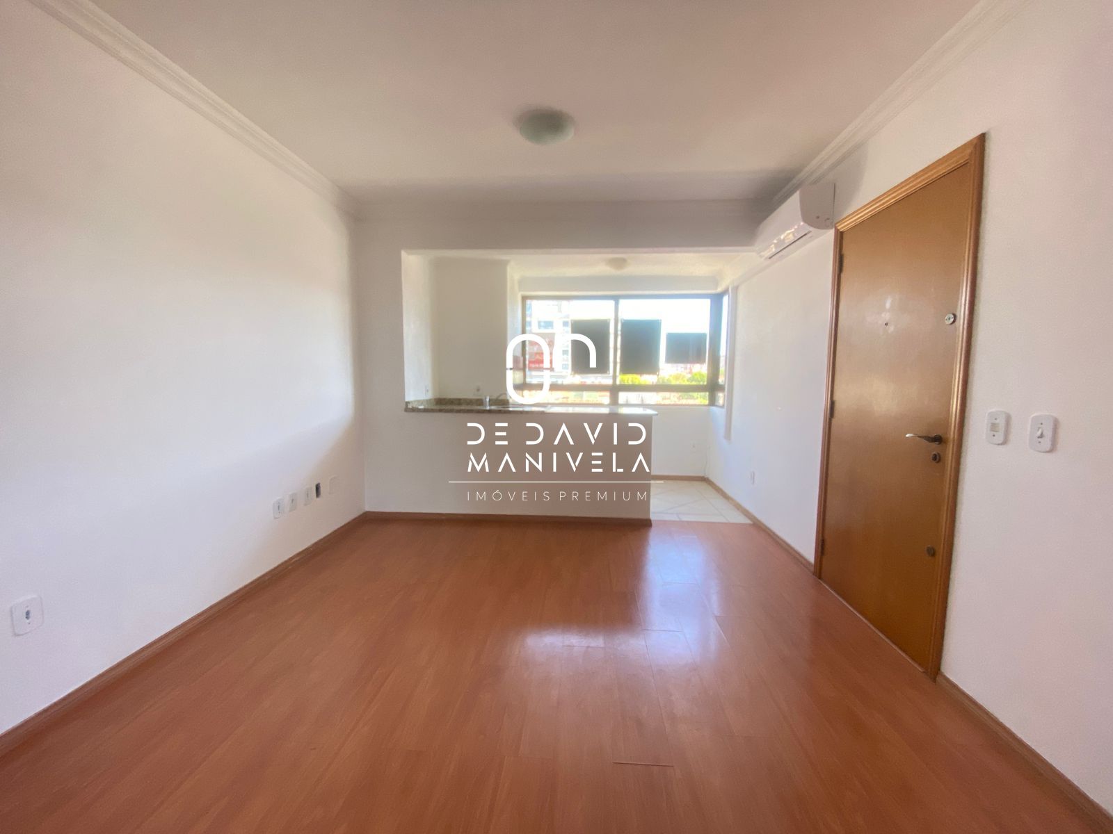Apartamento no bairro centro com 2 dormitórios mais vaga de 