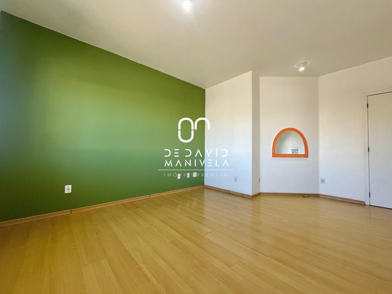 Casa com 3 Dormitórios para alugar, 160 m² por R$ 4.000,00 Casa com 3 Dormitórios para alugar, 160 m² por R$ 4.000,00