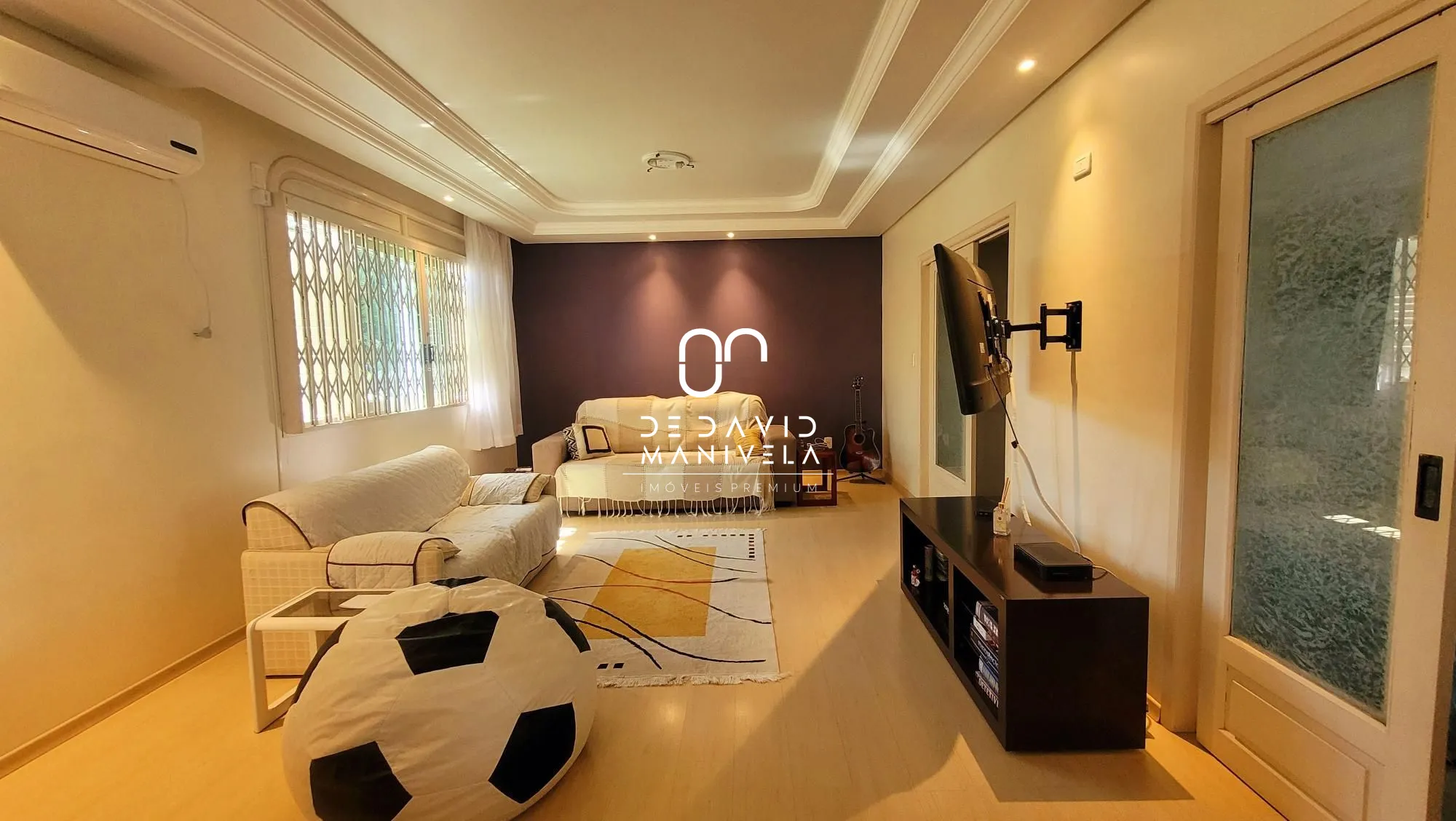 CASA ESPETACULAR BAIRRO NOBRE 4 DORMITÓRIOS 2 SUITES