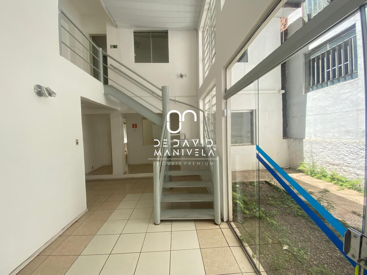 Loja comercial disponível para locação e venda localizada no