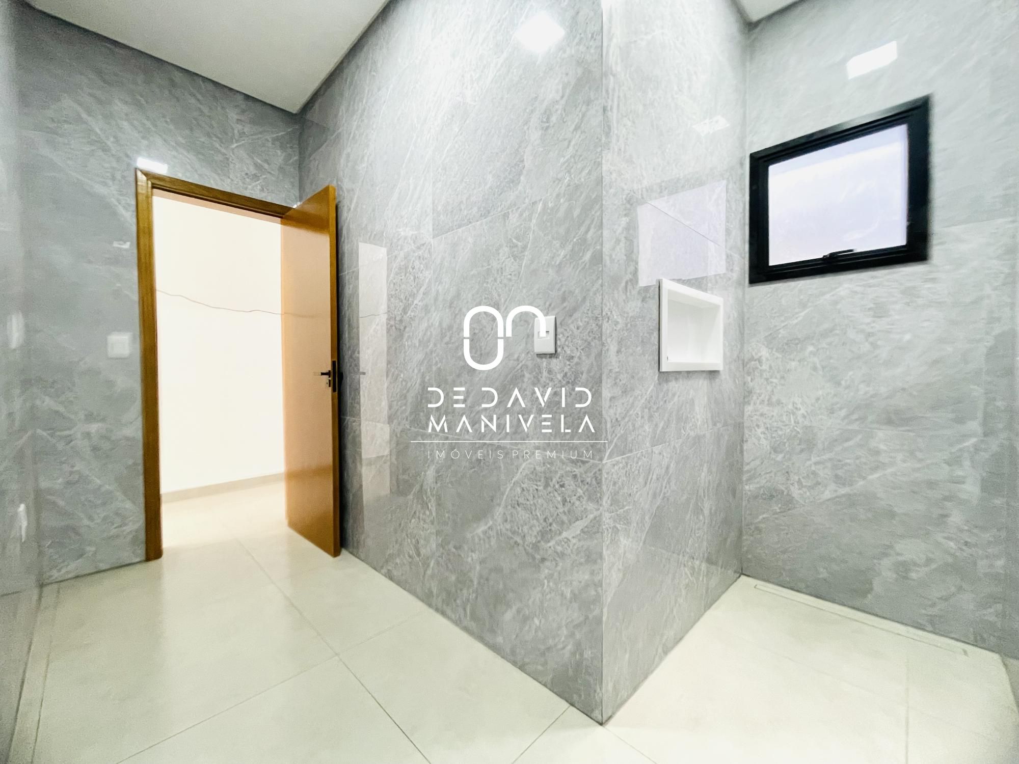 Casa Residencial de 3 dorm. com Piscina e Churrasqueira no Res. Alberto Schons,