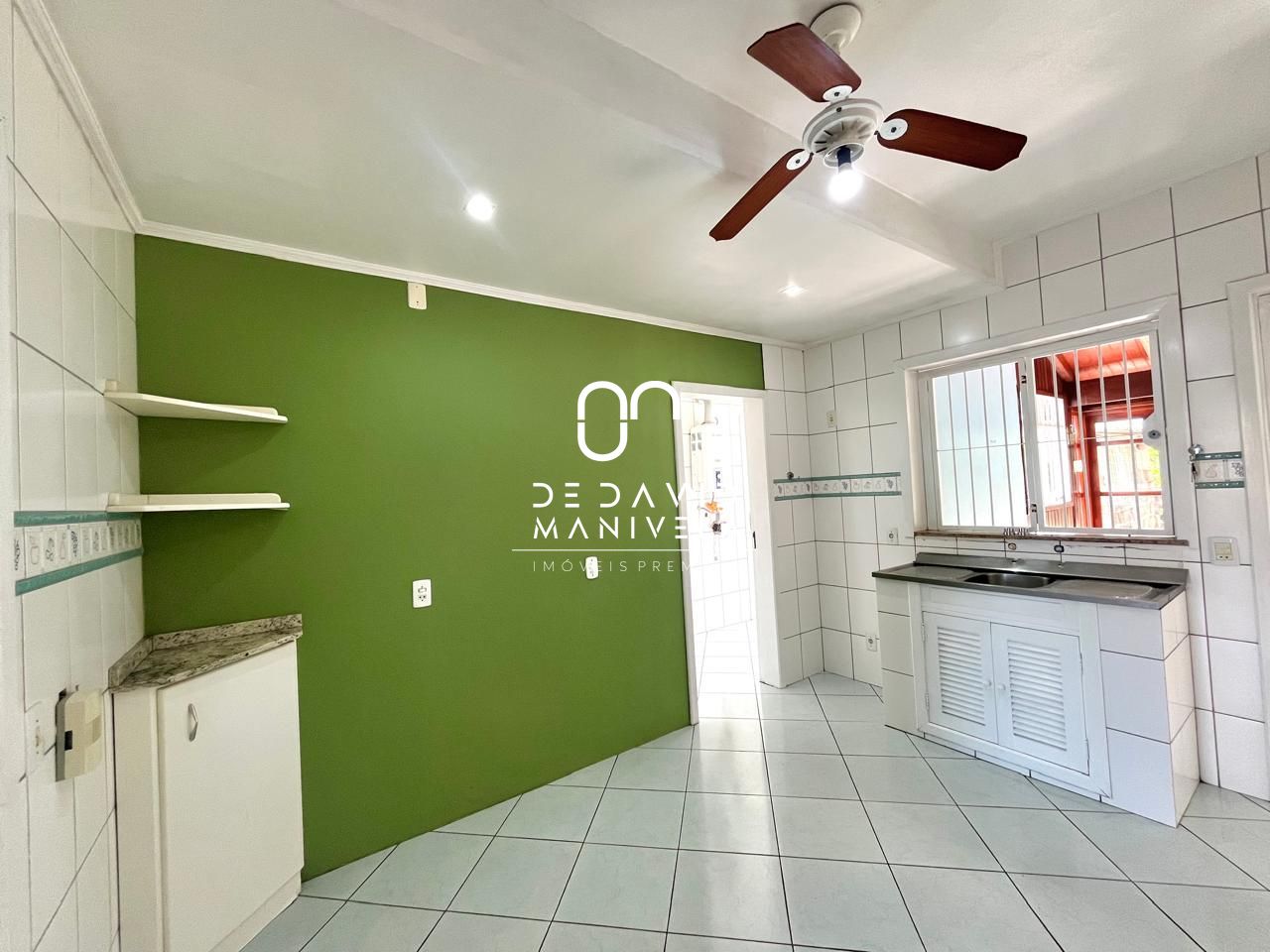 Casa com 3 Dormitórios para alugar, 160 m² por R$ 4.000,00 Casa com 3 Dormitórios para alugar, 160 m² por R$ 4.000,00