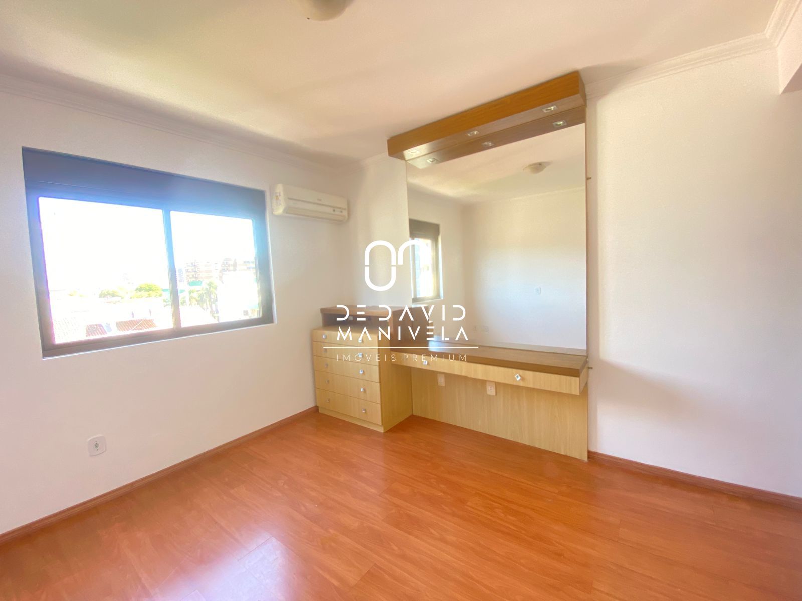Apartamento no bairro centro com 2 dormitórios mais vaga de 