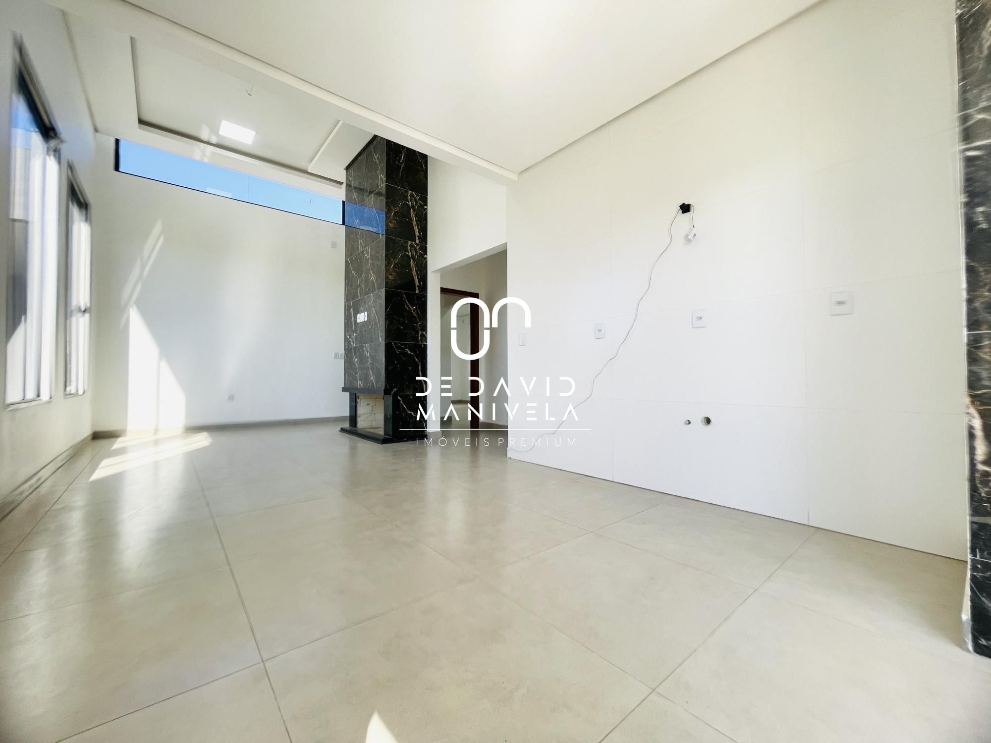 Casa Residencial de 3 dorm. com Piscina e Churrasqueira no Res. Alberto Schons,