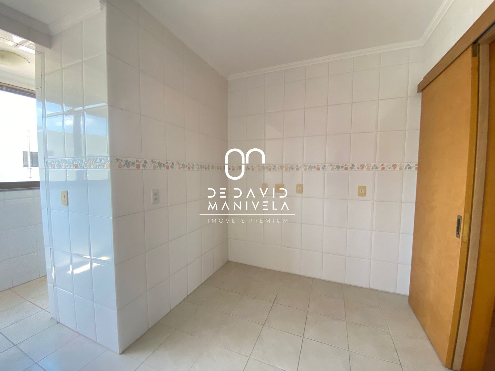Apartamento no bairro centro com 2 dormitórios mais vaga de 