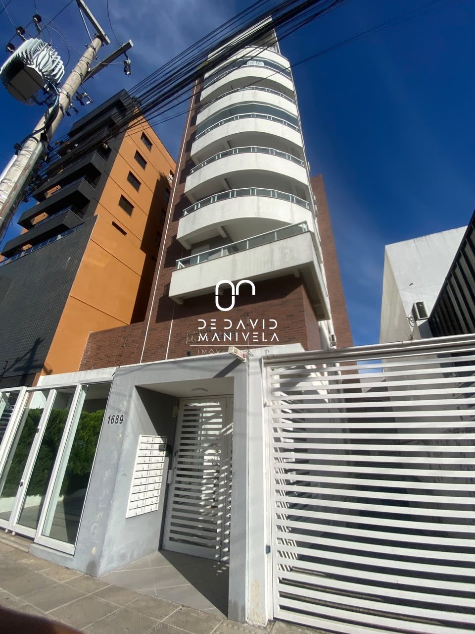 Apartamento Mobiliado Com 2 Dormitórios e Com 1 vaga de garagem