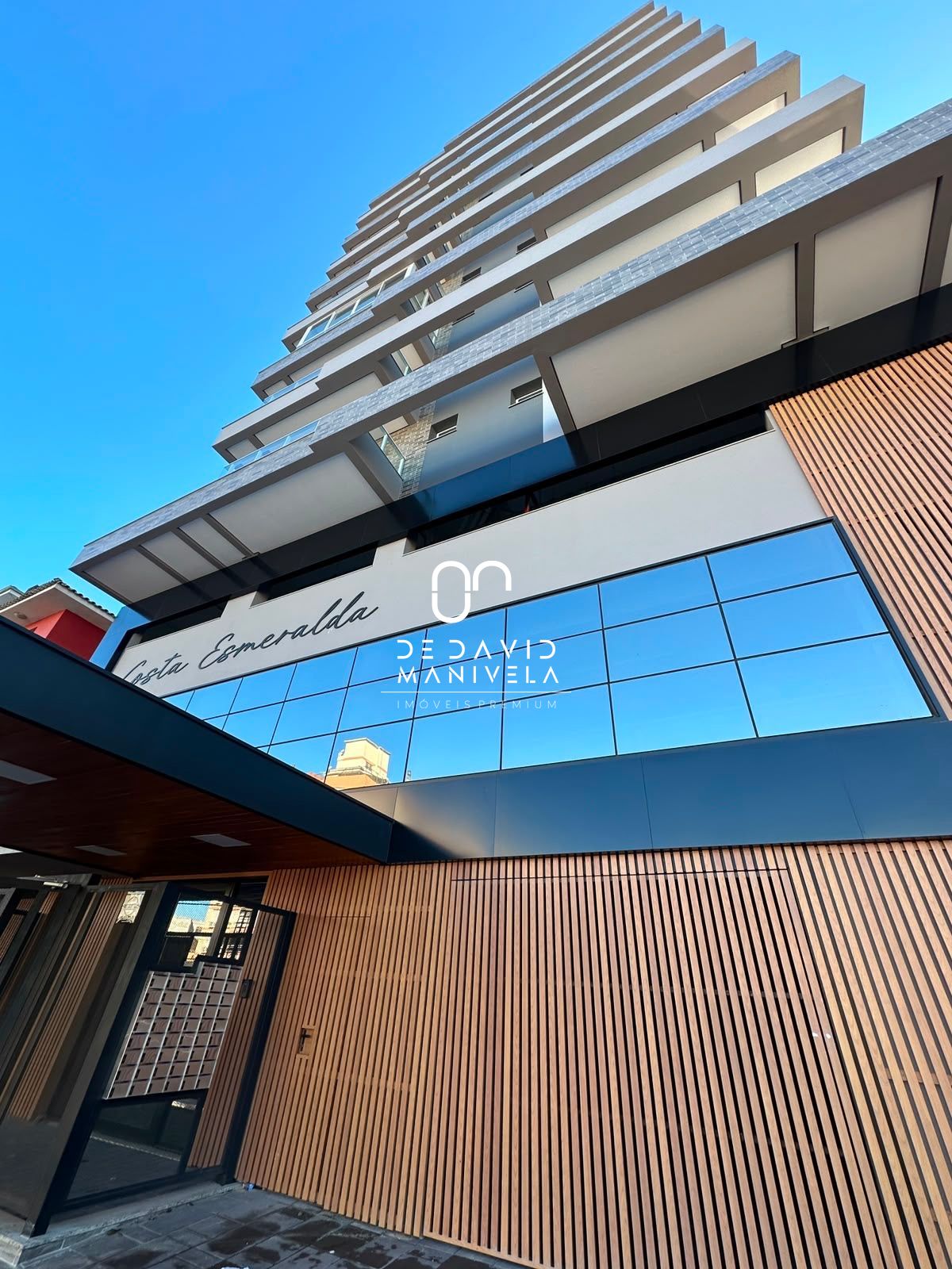 Apartamento com terraço na Avenida Dores