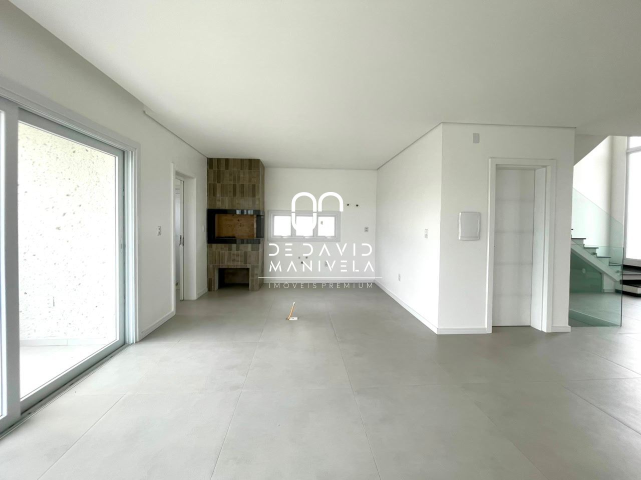 Casa para venda e locação no condomínio real park