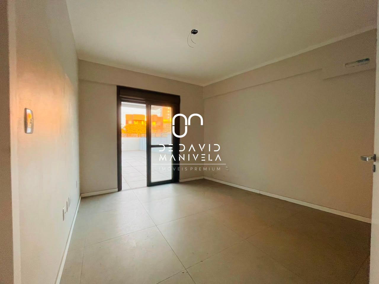 Apartamento 02 dormitórios, com dois terraços, bairro nª srª