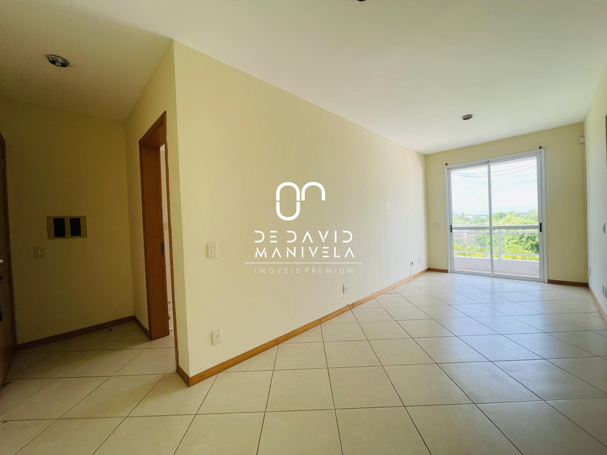 Apartamento com 2 Dormitórios à venda, 60 m² por R$ 270.000,00 Apartamento com 2 Dormitórios à venda, 60 m² por R$ 270.000,00