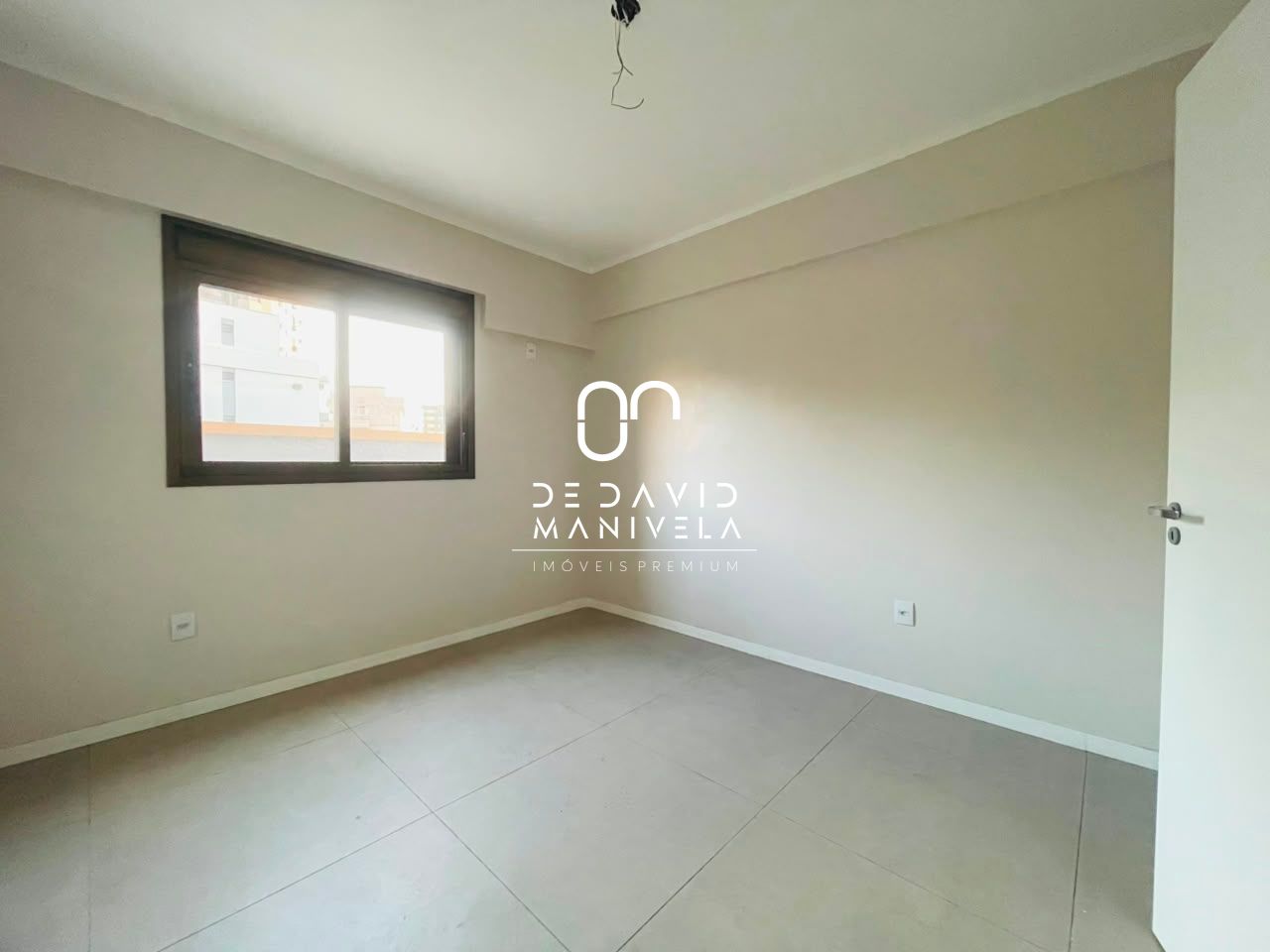 Apartamento 02 dormitórios, com dois terraços, bairro nª srª