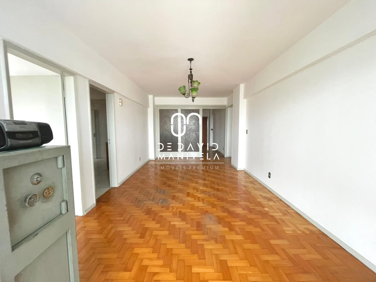 Apartamento a venda na av. Medianeira, com 4 dormitórios, se