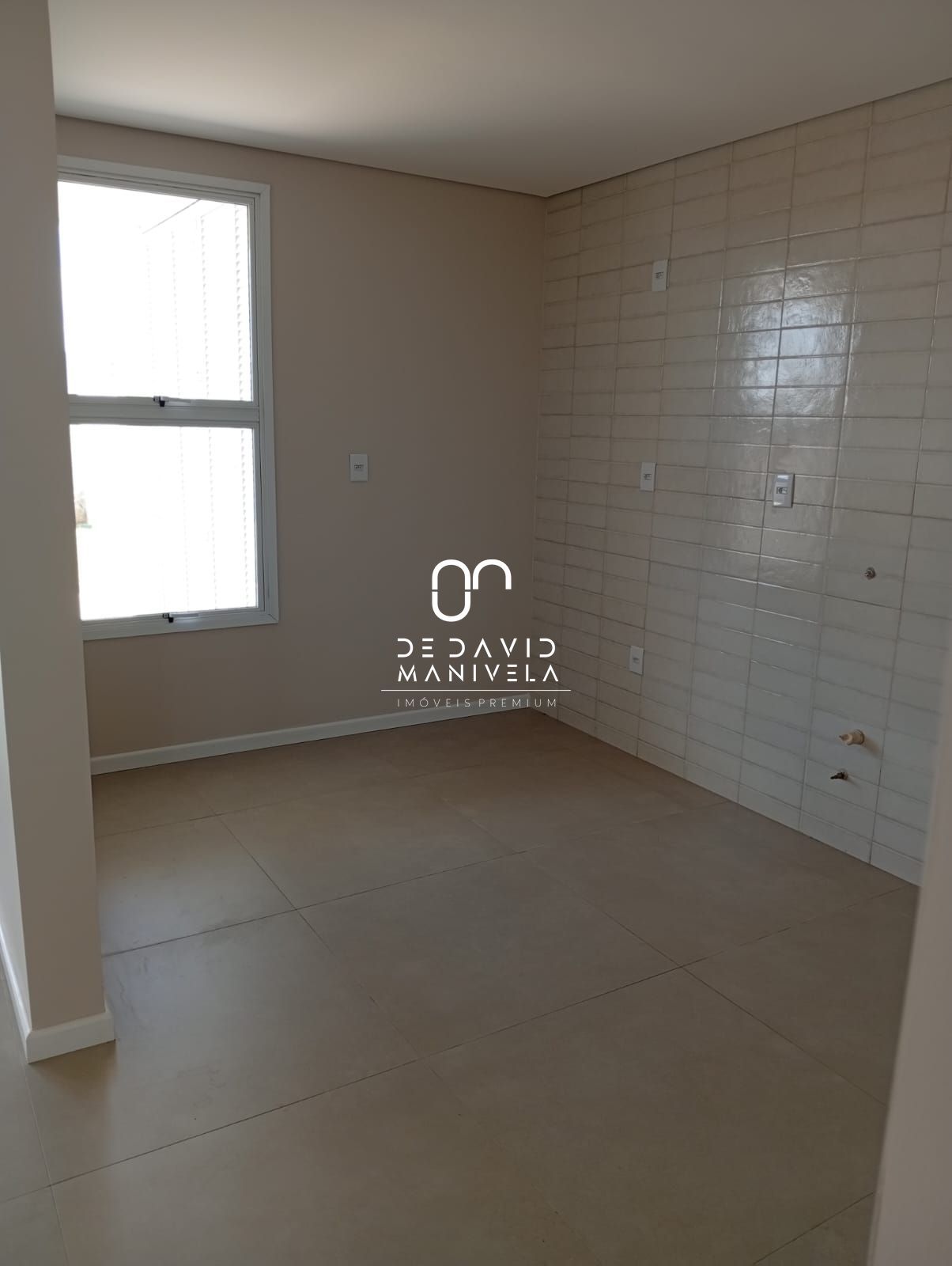 Casa com 2 Dormitórios à venda, 166 m² por R$ 990.000,00 Casa com 2 Dormitórios à venda, 166 m² por R$ 990.000,00