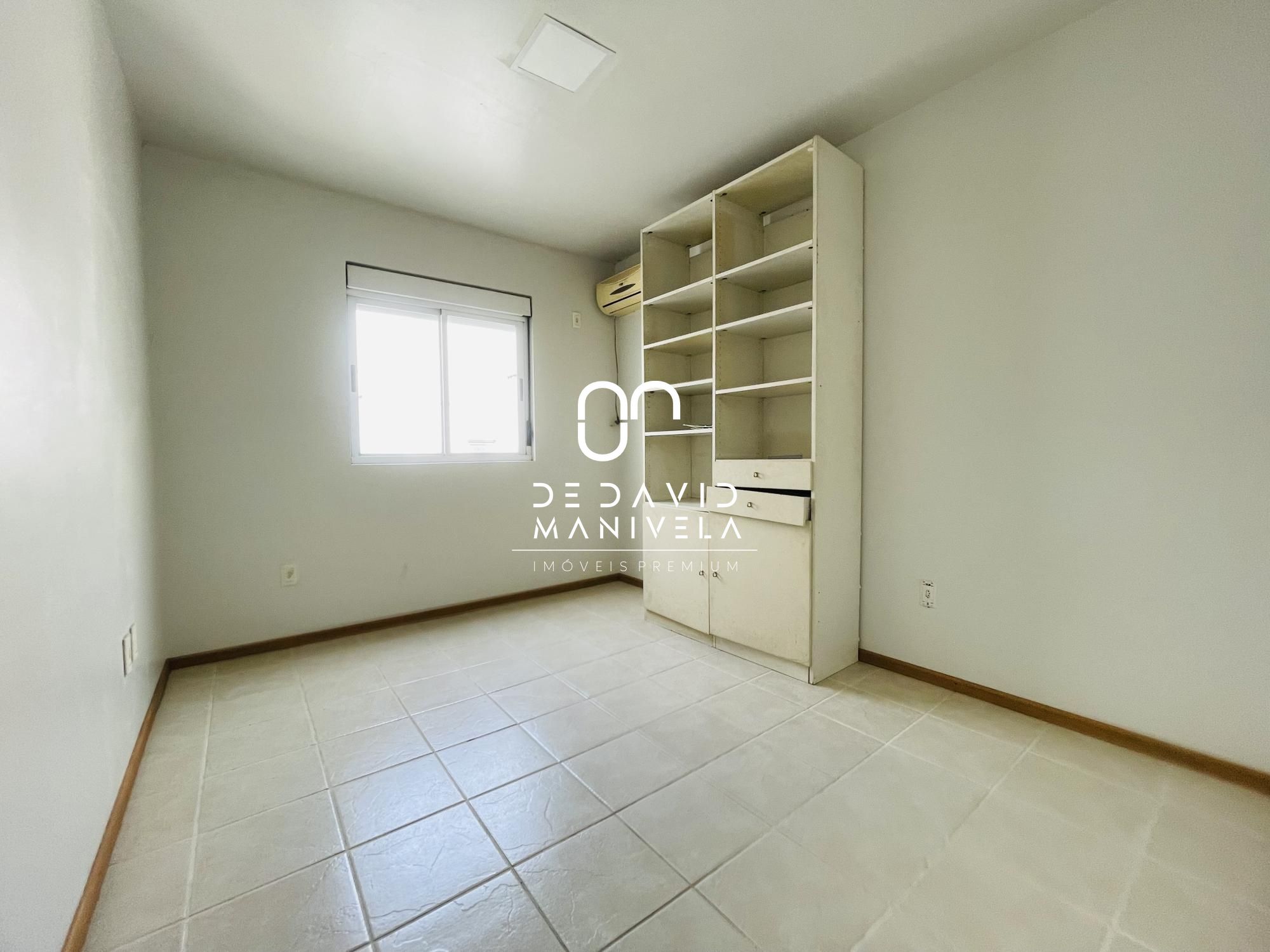 Apartamento com 2 Dormitórios à venda, 53 m² por R$ 210.000,00 Apartamento com 2 Dormitórios à venda, 53 m² por R$ 210.000,00