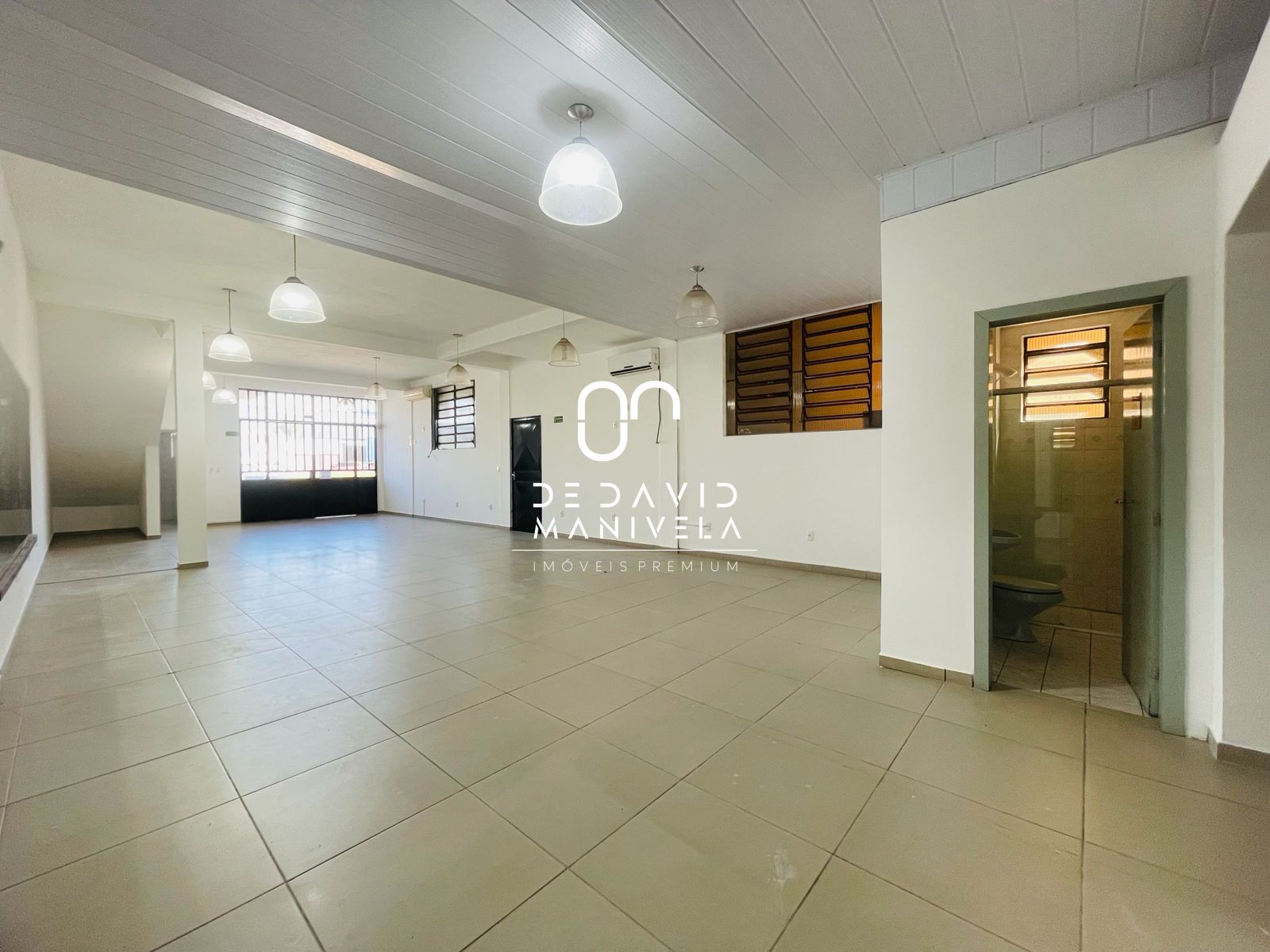 Sala comercial para locação, em frente ao condomínio bauhaus