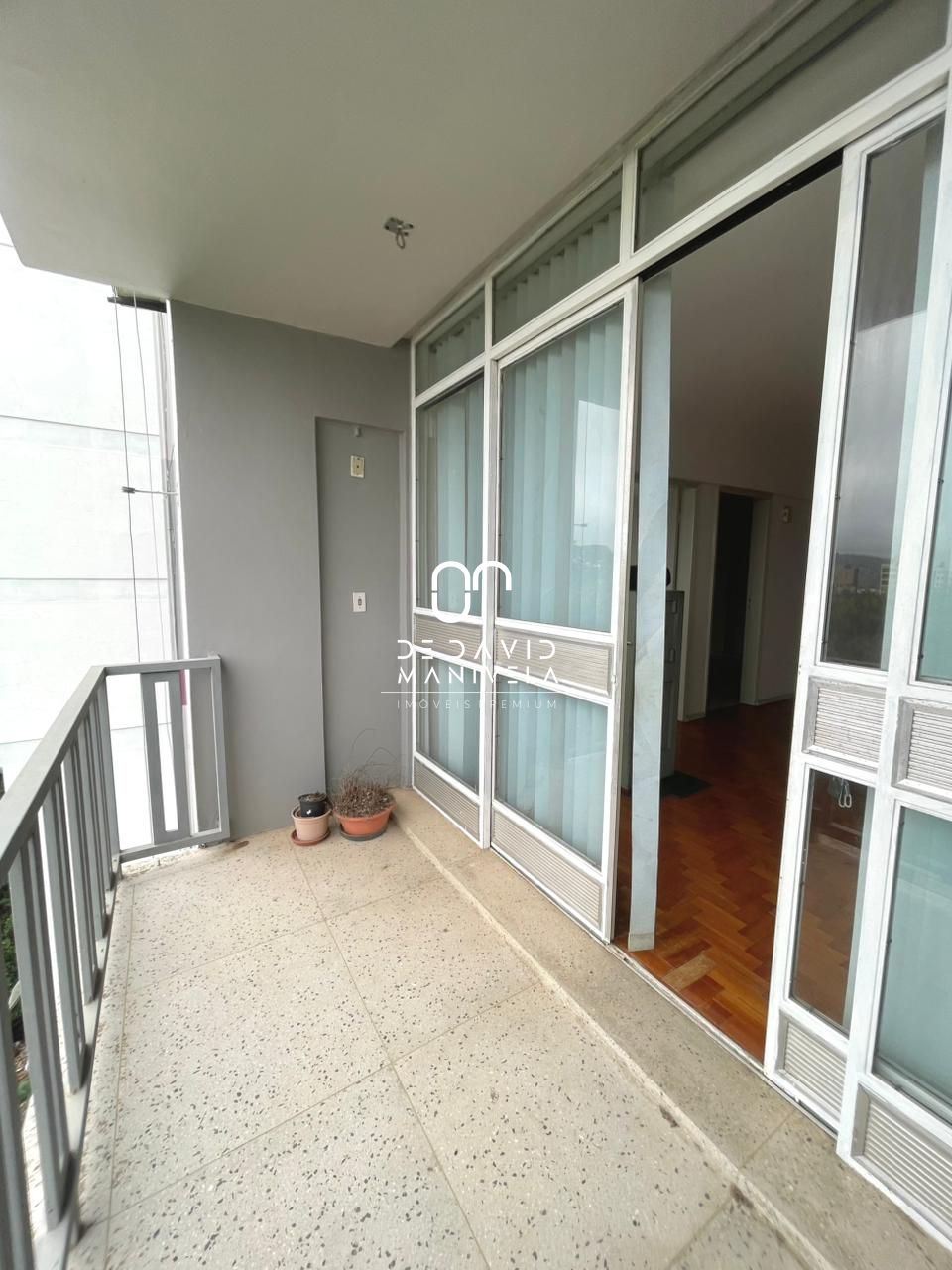 Apartamento a venda na av. Medianeira, com 4 dormitórios, se