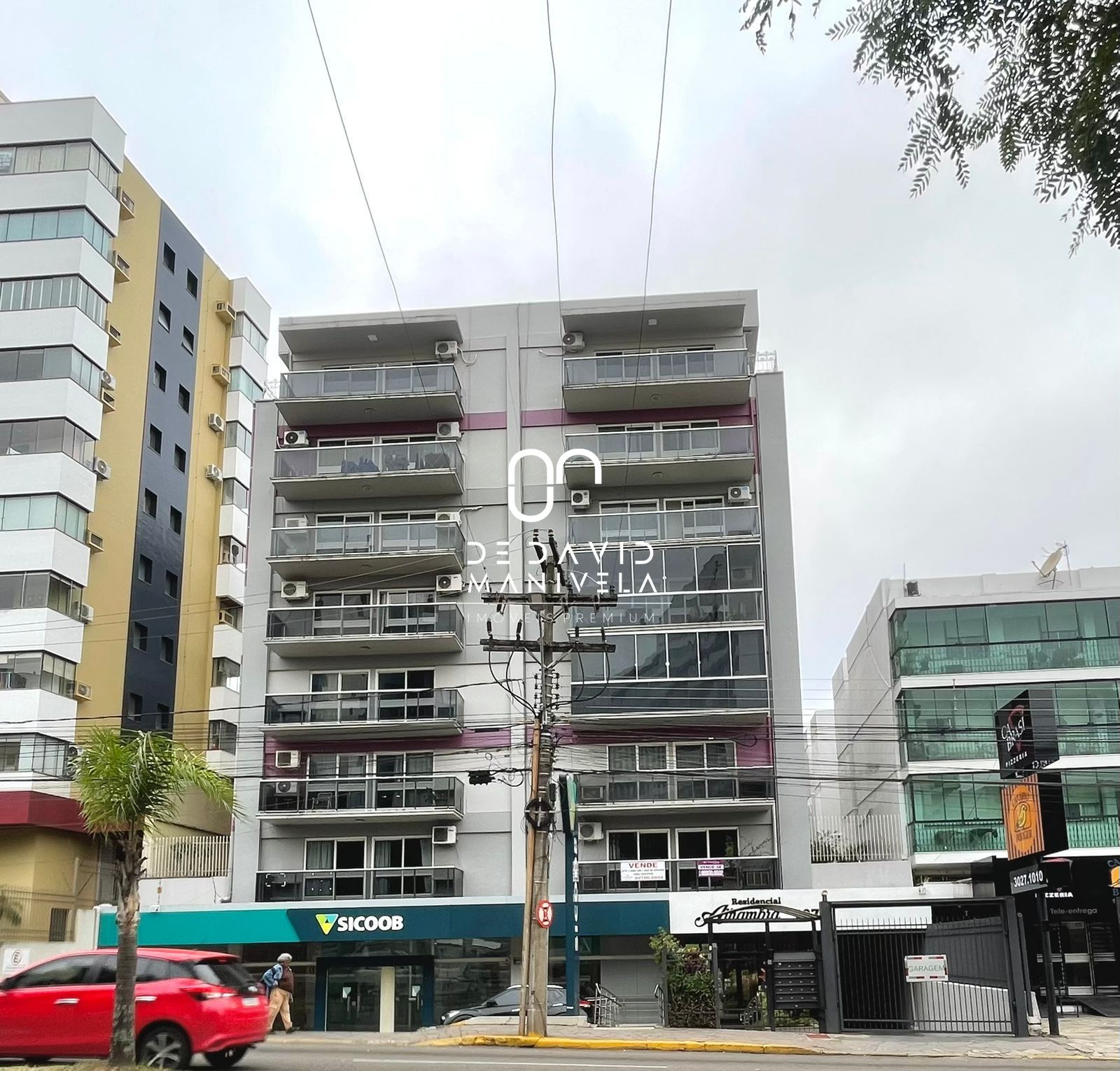 Apartamento a venda na Av. Medianeira, com 4 dormitórios, sendo 1 suíte.