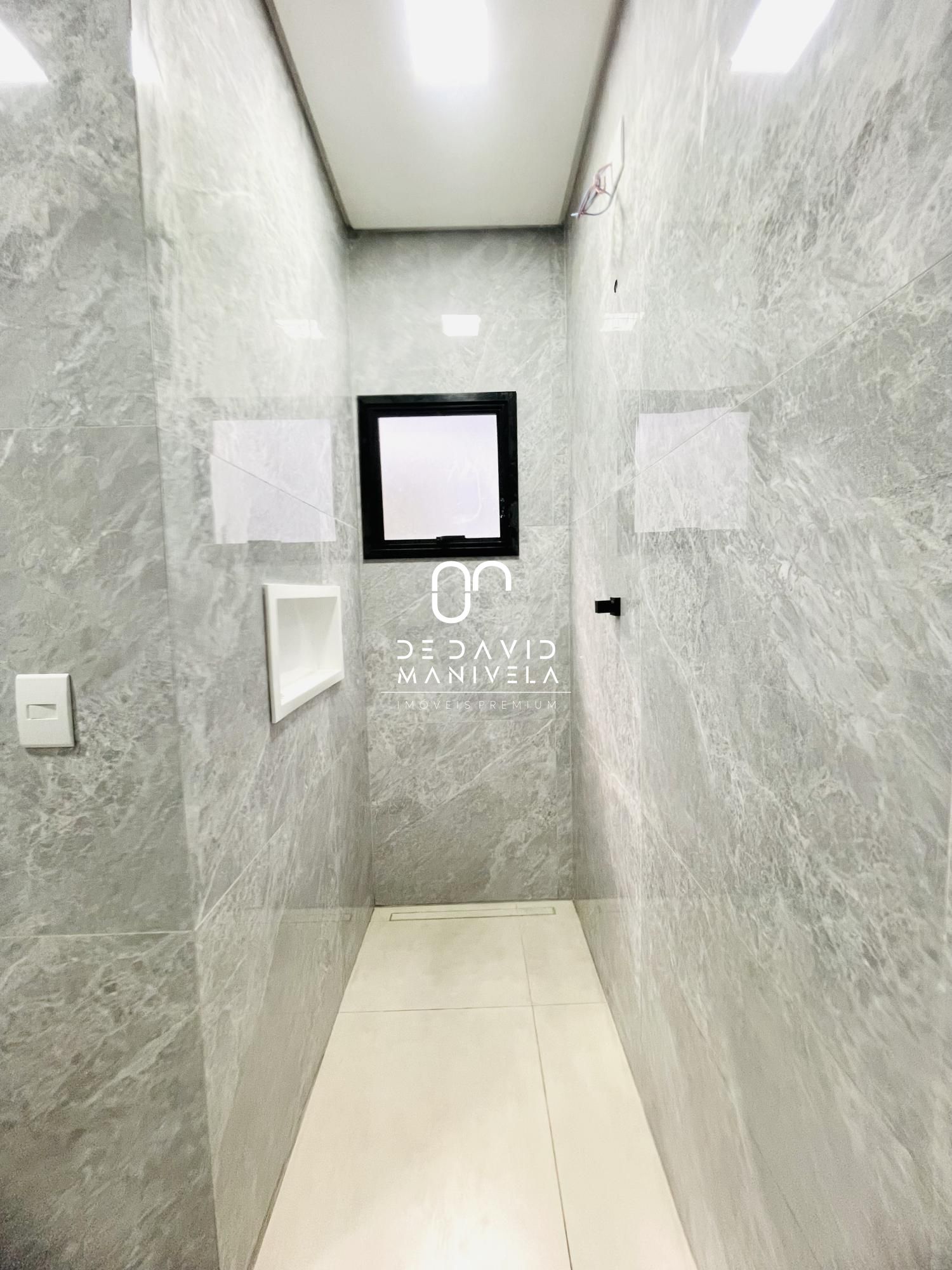Casa Residencial de 3 dorm. com Piscina e Churrasqueira no Res. Alberto Schons,