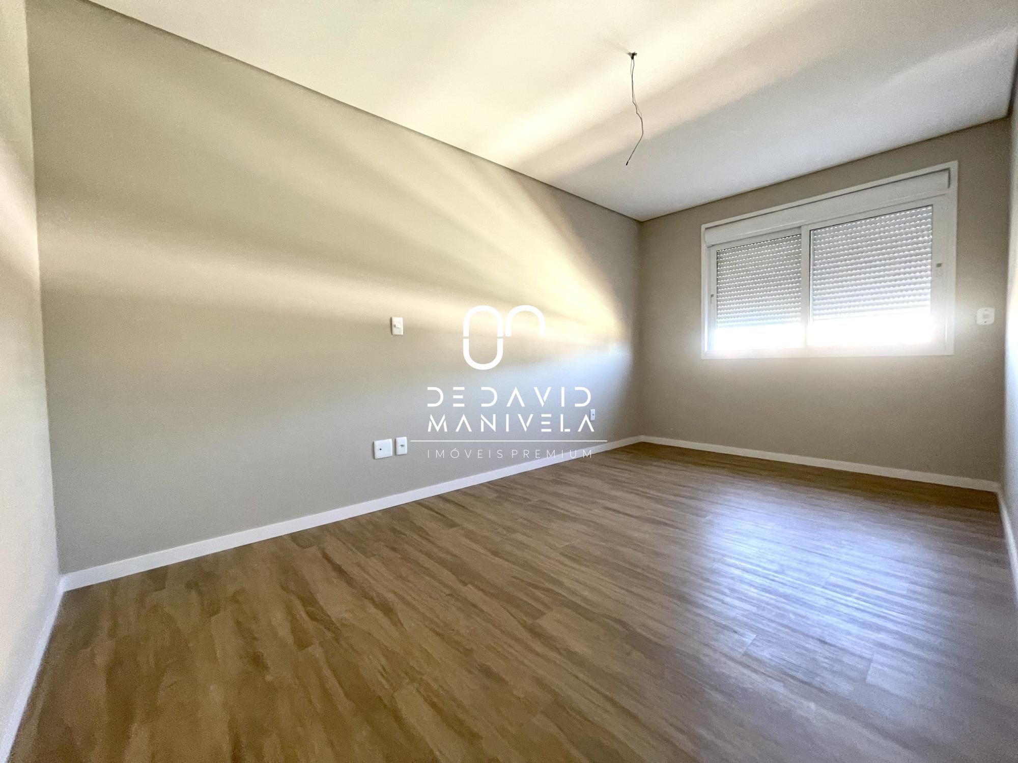 Apartamento novo, central com suíte, sacada com churrasqueir