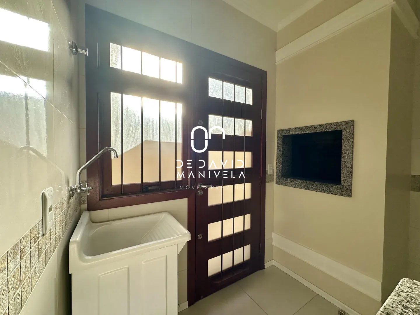 Casa com 3 Dormitórios para alugar, 110 m² por R$ 2.900,00 Casa com 3 Dormitórios para alugar, 110 m² por R$ 2.900,00