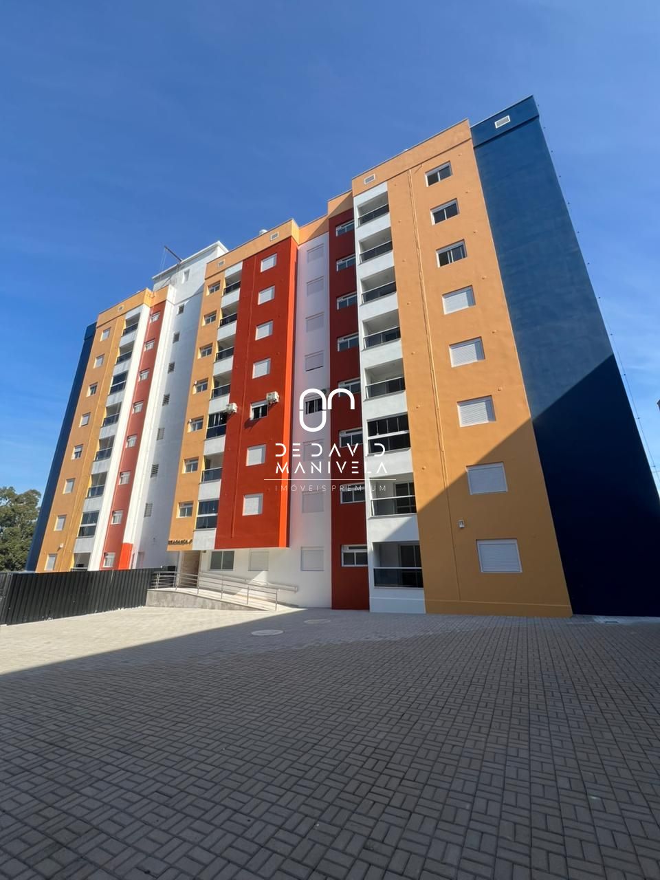 Apartamento de 2 dormitórios, sendo 1 suíte, sacada com churrasqueira