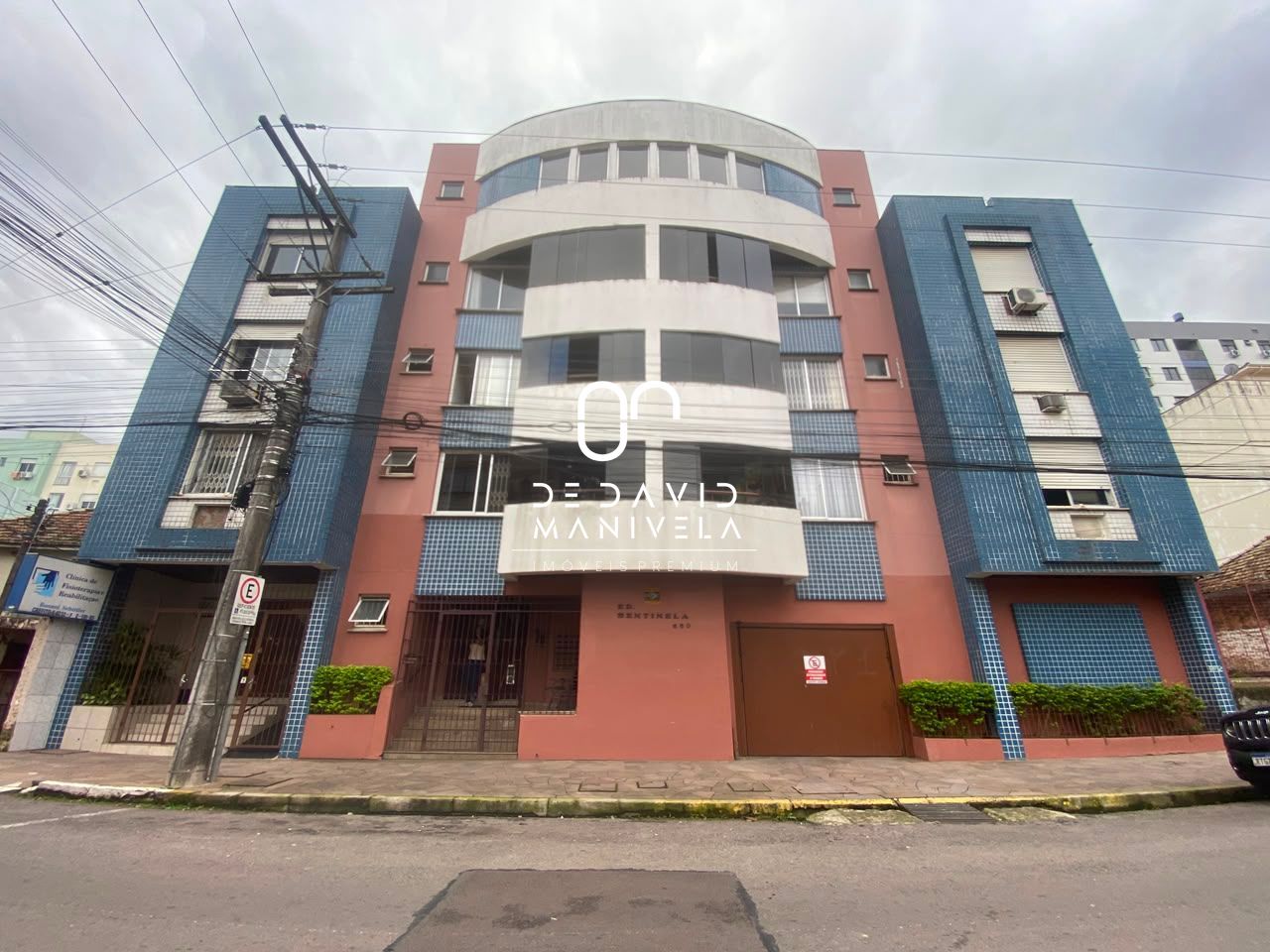 Apartamento semimobiliado Com 2 Dormitórios