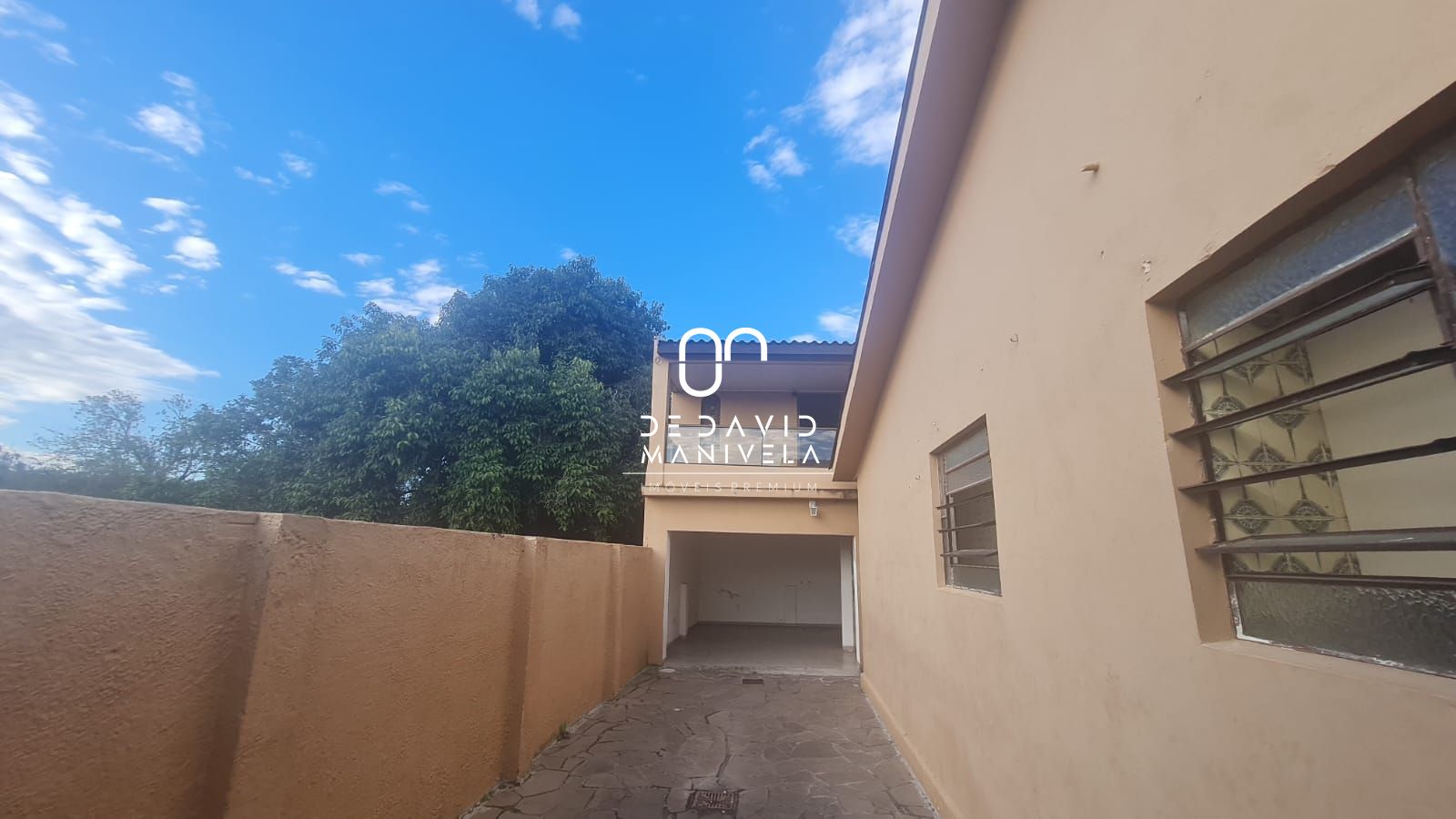 Casa com 3 Dormitórios para alugar, 170 m² por R$ 2.900,00 Casa com 3 Dormitórios para alugar, 170 m² por R$ 2.900,00