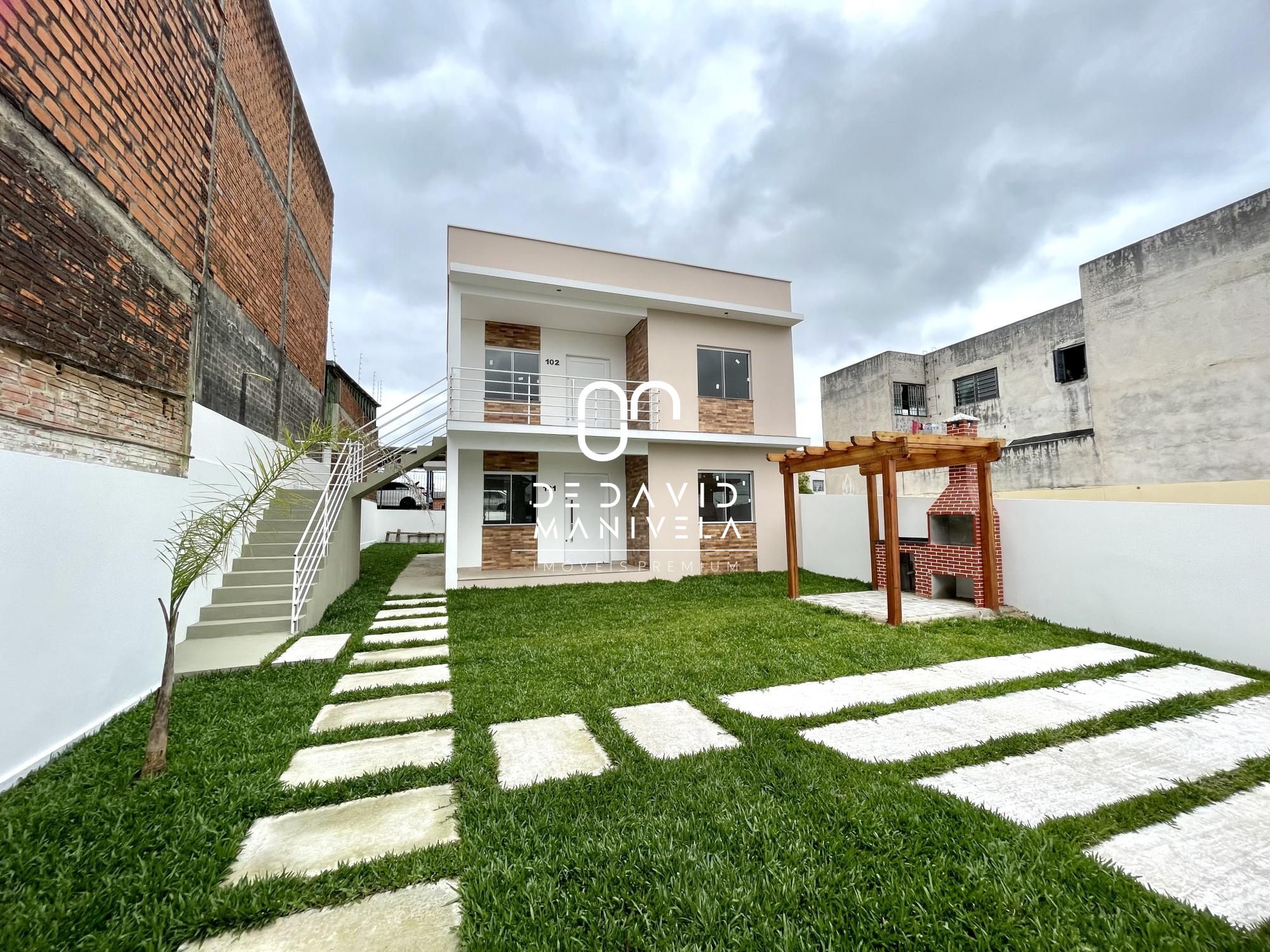 Apartamento de 2 dormitórios, com pátio amplo