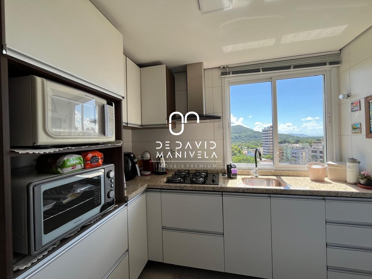 Apartamento com 2 Dormitórios à venda, 61 m² por R$ 420.000,00 Apartamento com 2 Dormitórios à venda, 61 m² por R$ 420.000,00