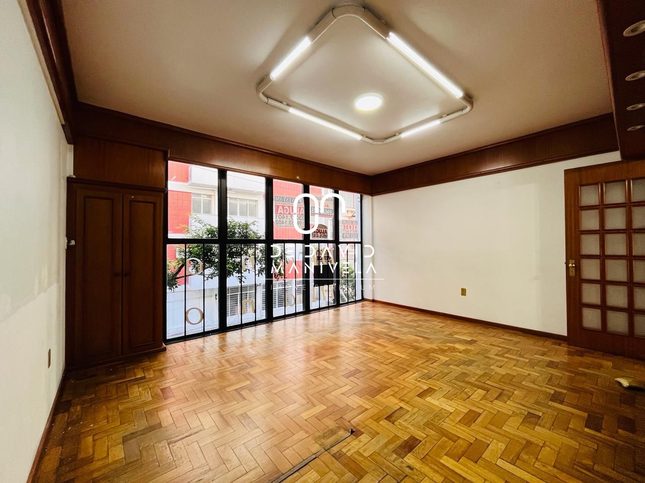 Sala comercial no coração de santa maria