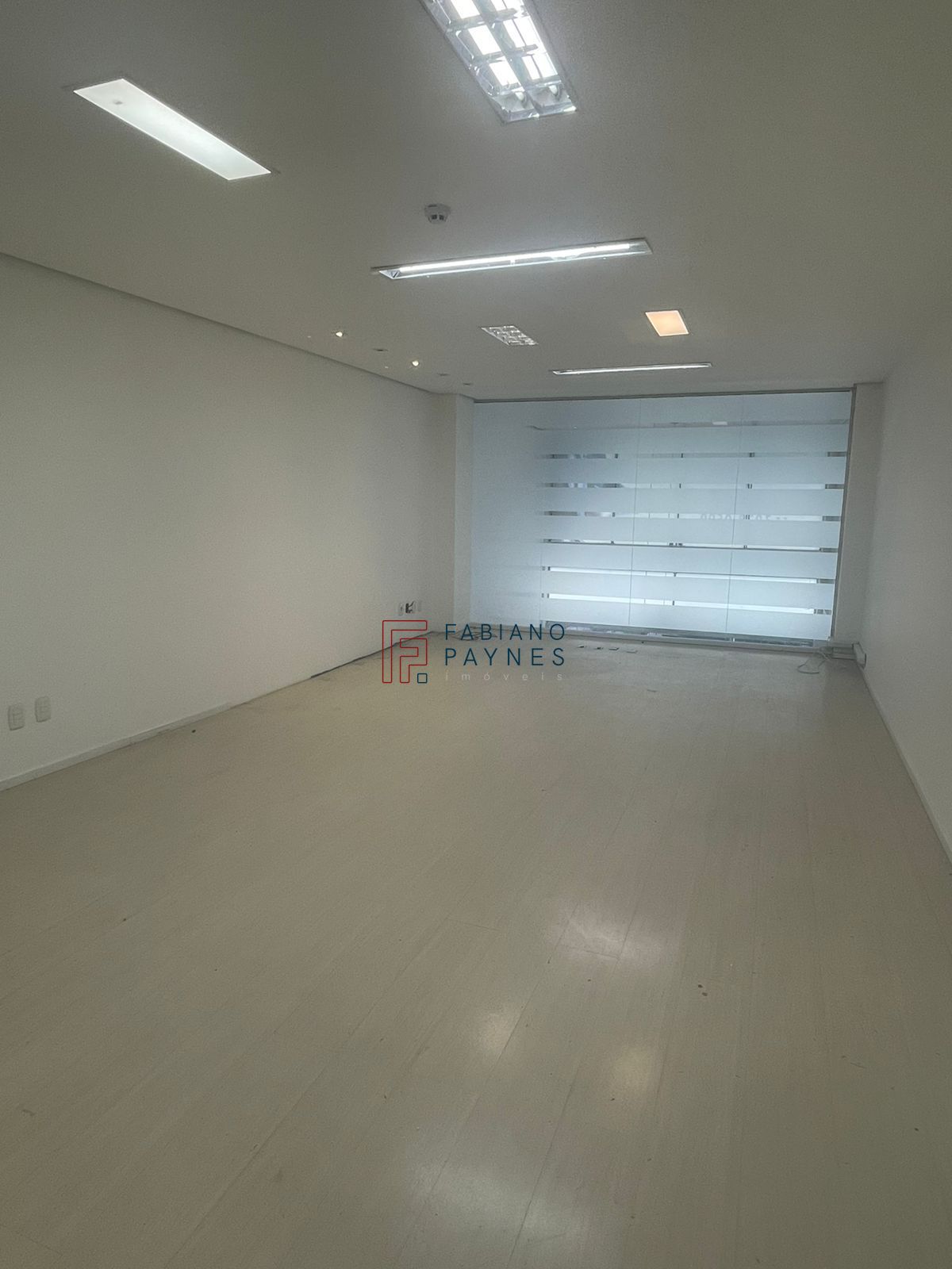 Ponto comercial com 3 Dormitórios para alugar, 380 m² por R$ 7.000,00 Ponto comercial com 3 Dormitórios para alugar, 380 m² por R$ 7.000,00