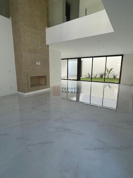 Casa à venda com 3 quartos, 291m² - Foto 3