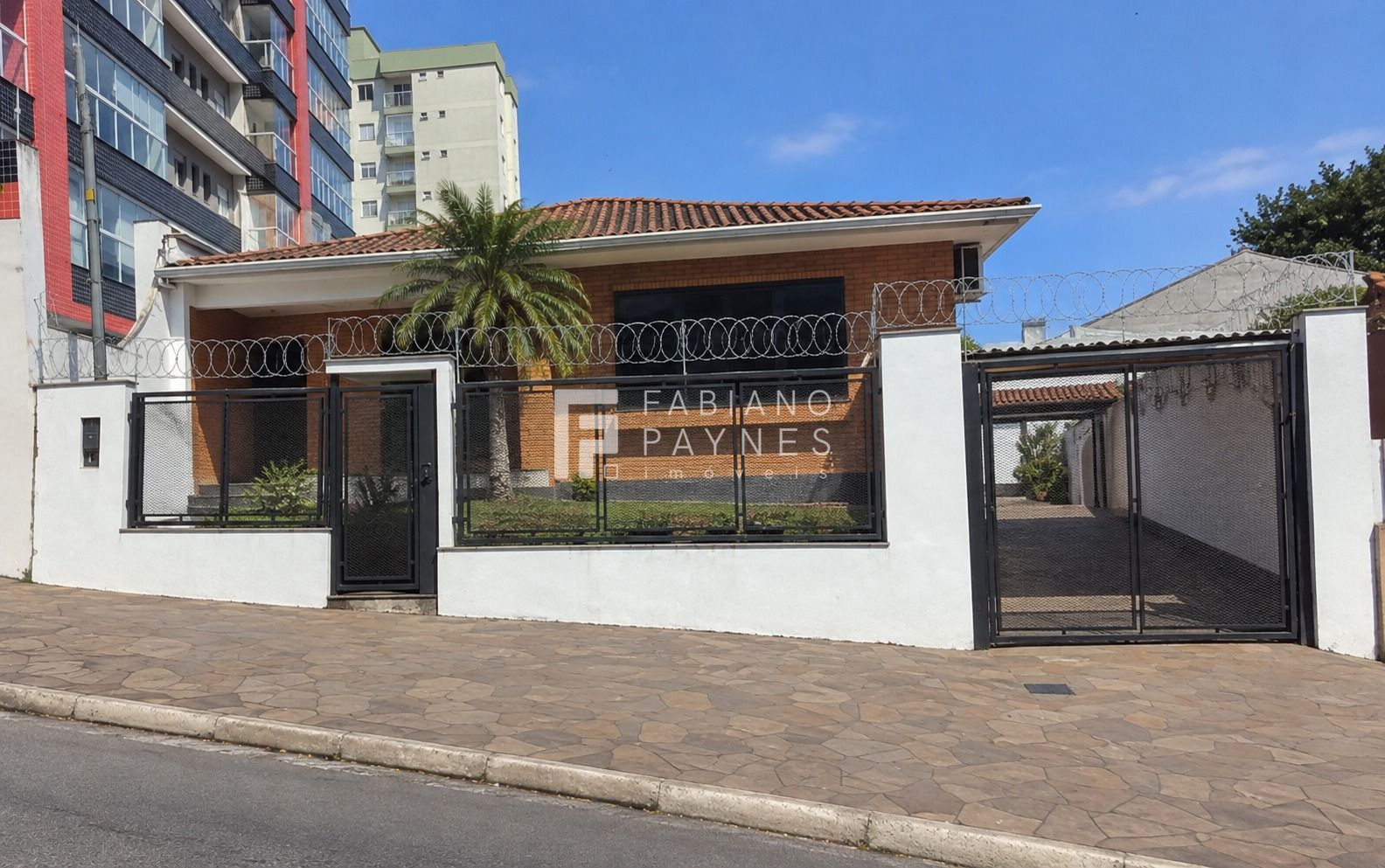 Casa, 4 quartos, 289 m² - Foto 1