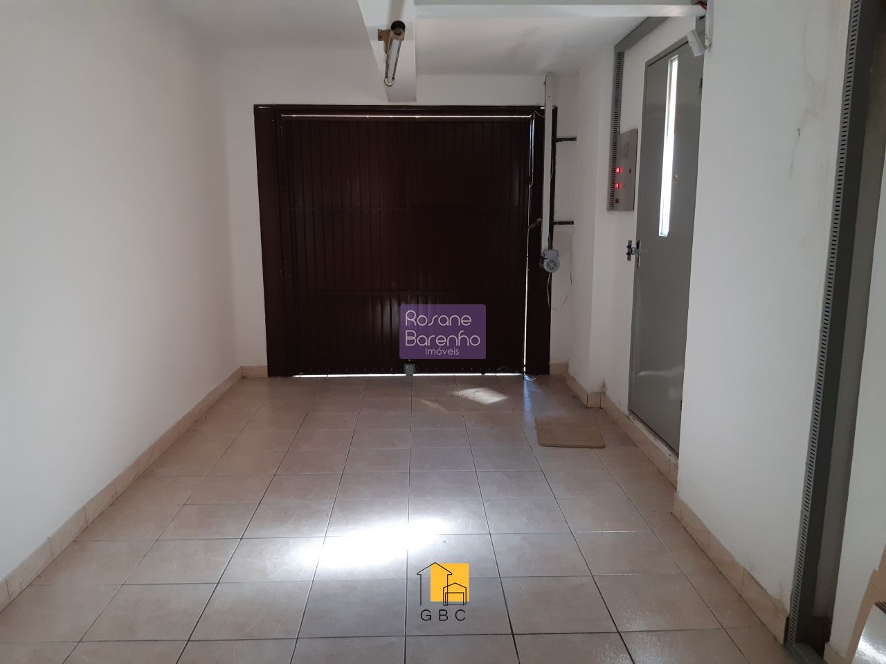 Apartamento à venda com 3 quartos, 80m² - Foto 2