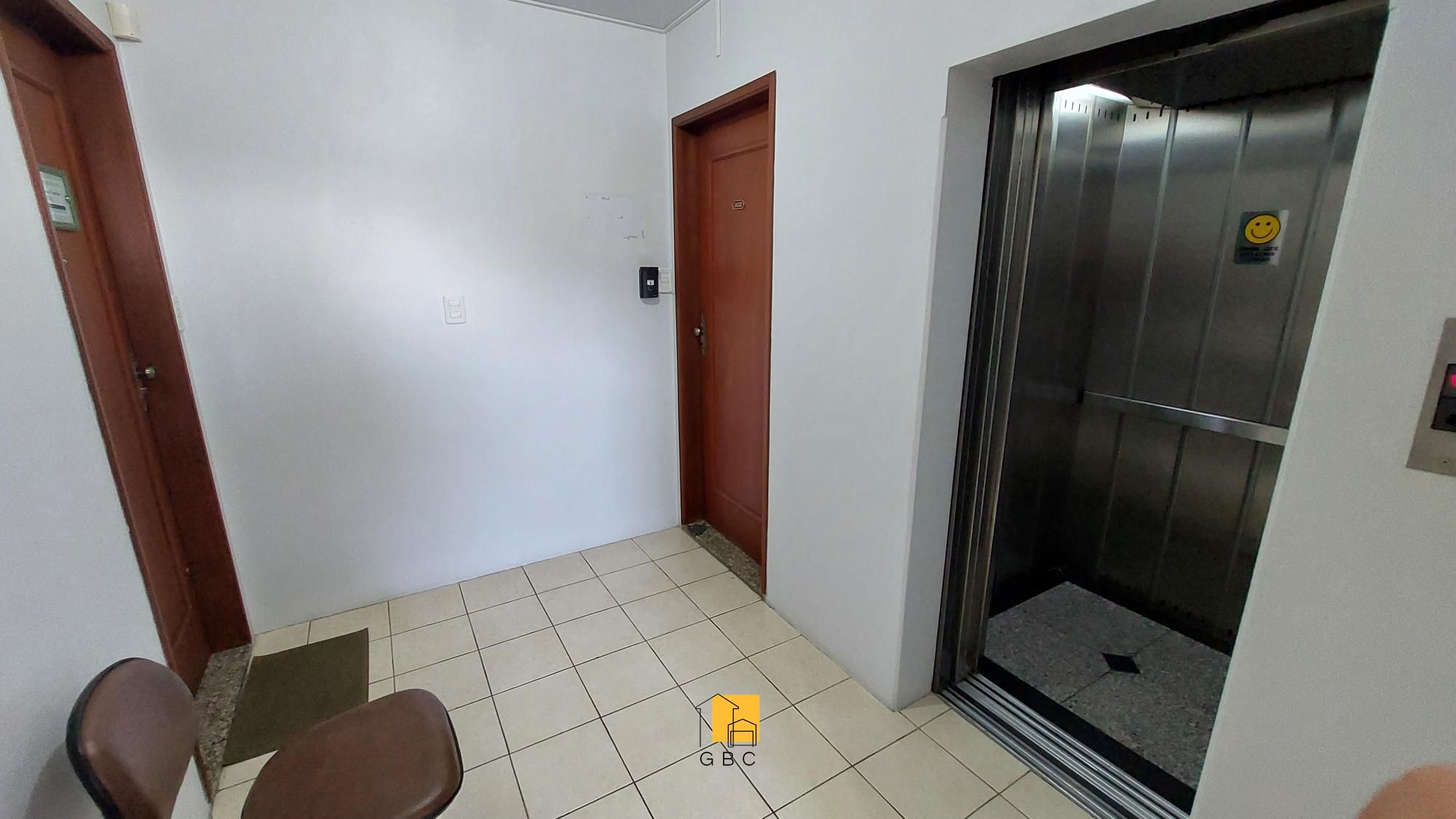 Conjunto Comercial-Sala à venda com 3 quartos, 60m² - Foto 2