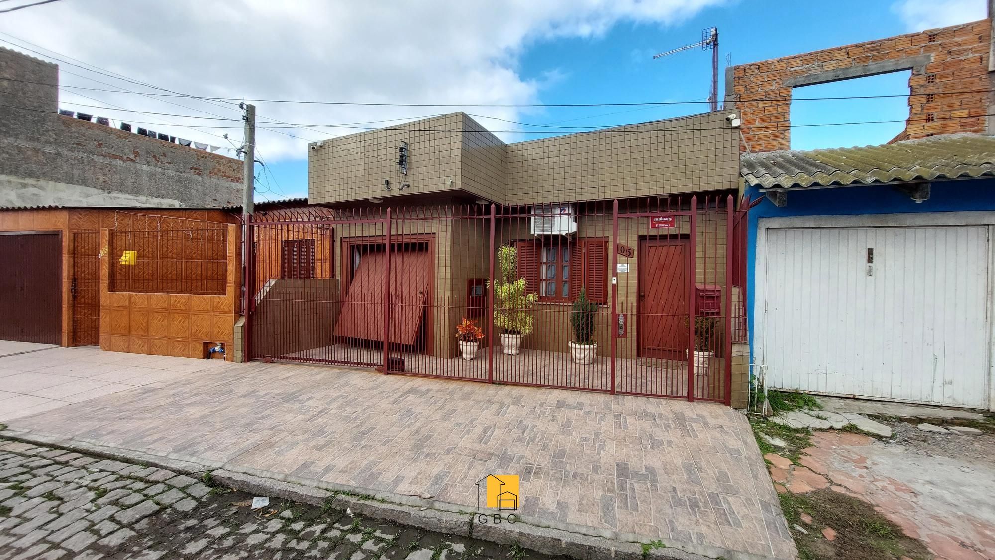 Casa à venda com 2 quartos, 100m² - Foto 1