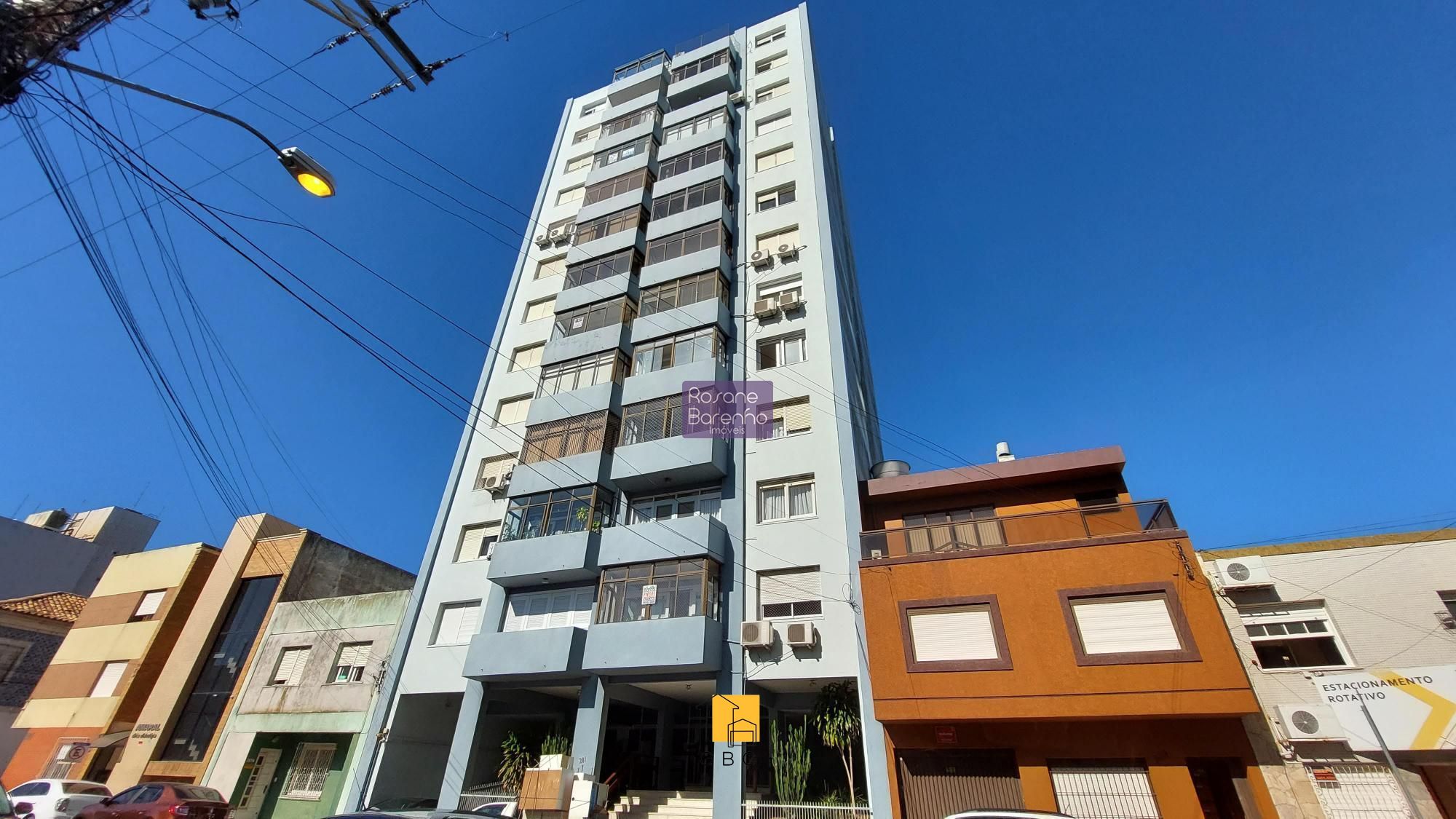 Apartamento à venda com 3 quartos, 130m² - Foto 1